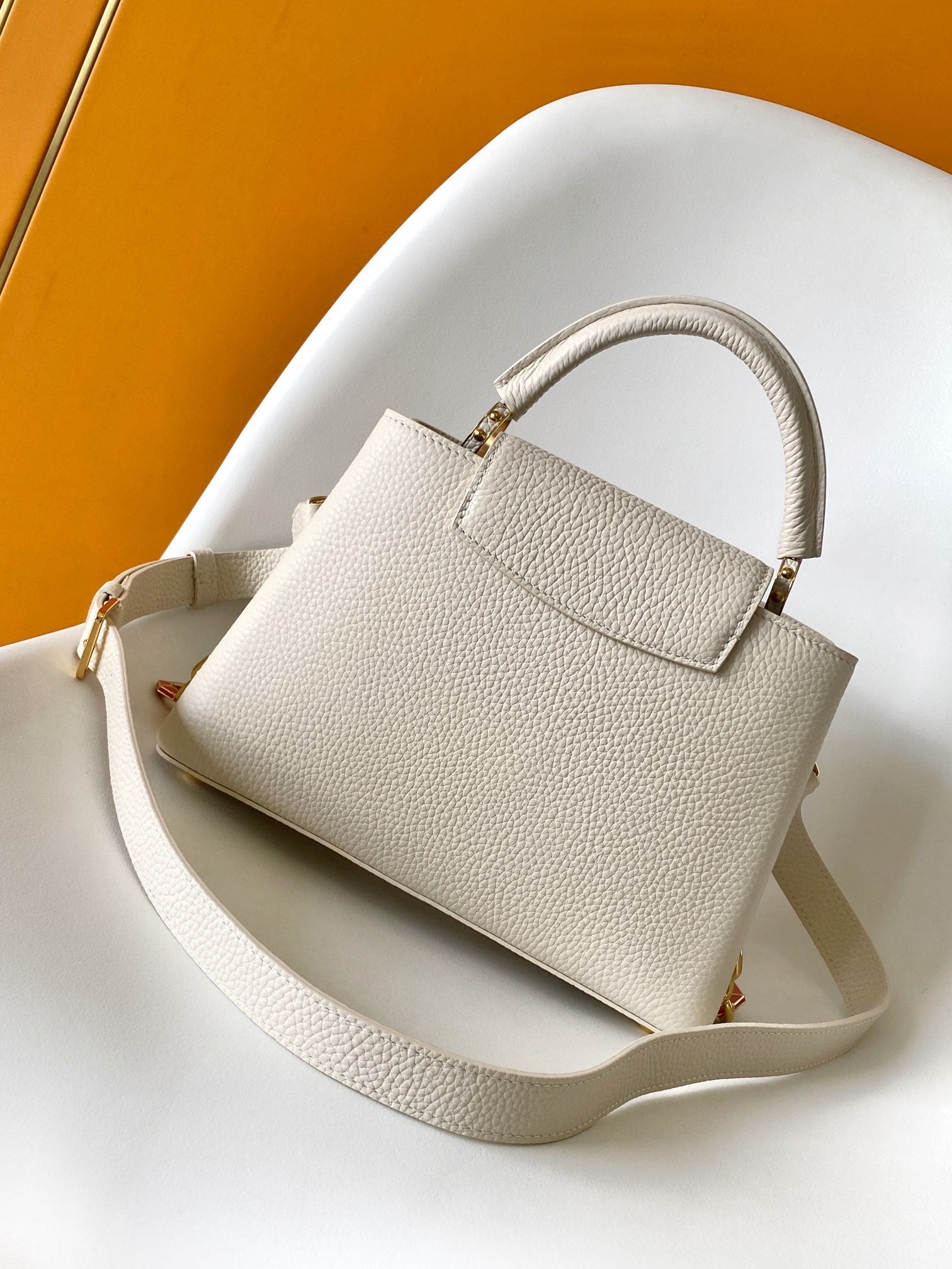 Capucines BB 21cm Bag White Cowhide 251662