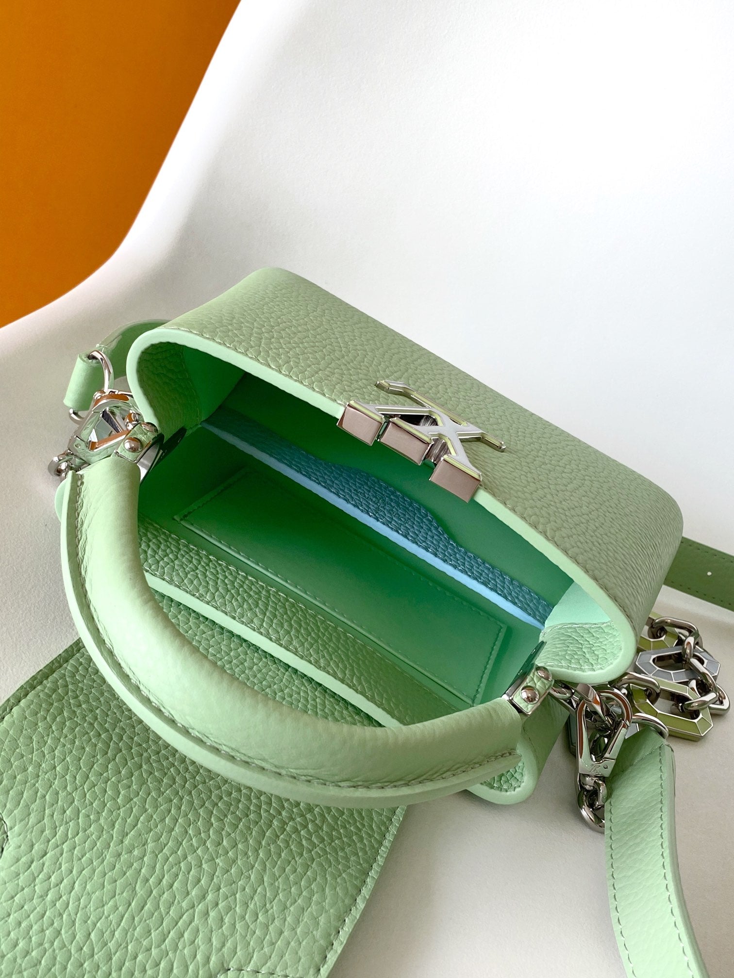 Capucines BB 21cm Bag Green Cowhide 251666