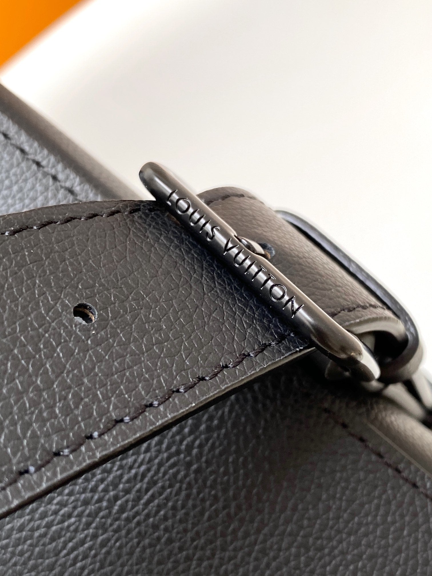 CAPUCINES GM 38CM ALL  BLACK TAURILLON LEATHER 252015