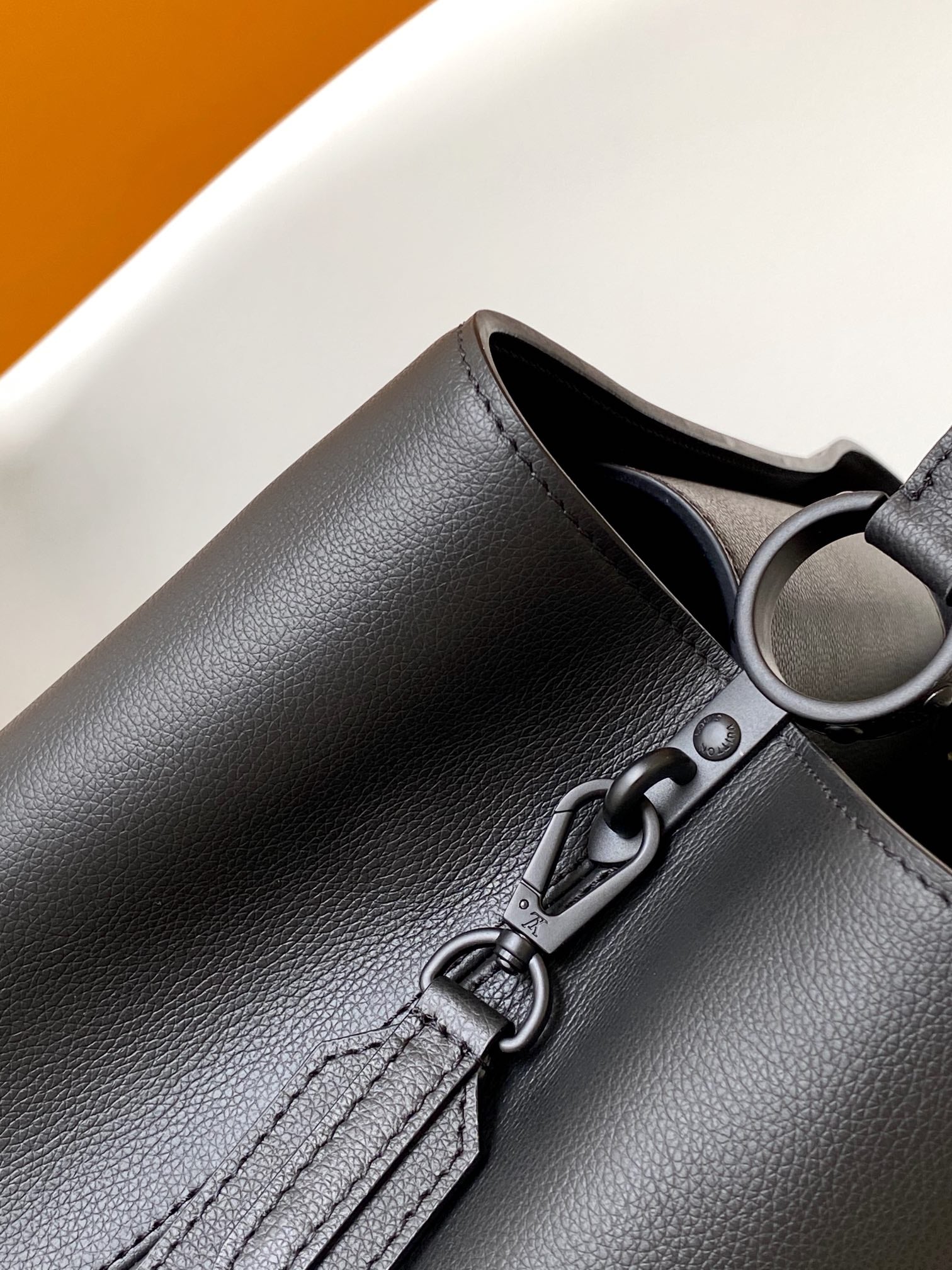 CAPUCINES GM 38CM ALL  BLACK TAURILLON LEATHER 252015