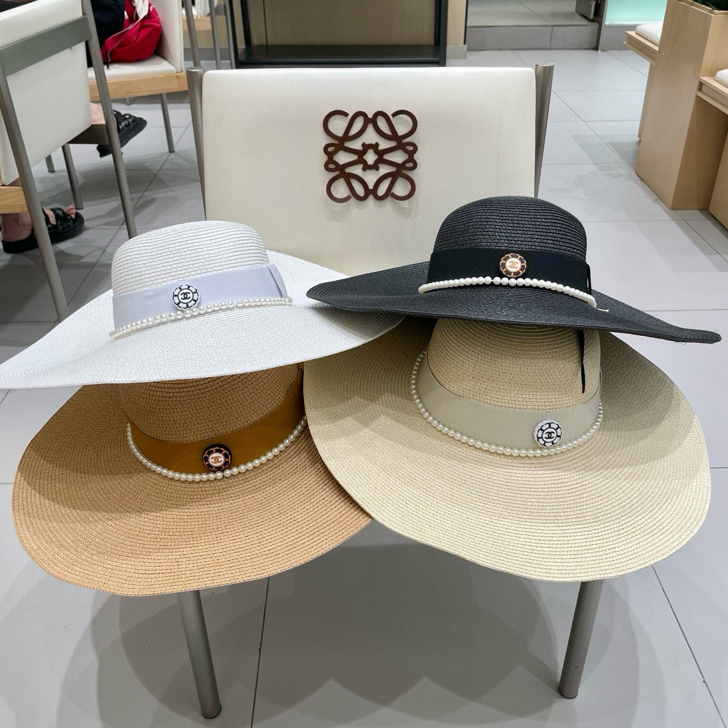 Chanel Wide-brimmed Hat 412790