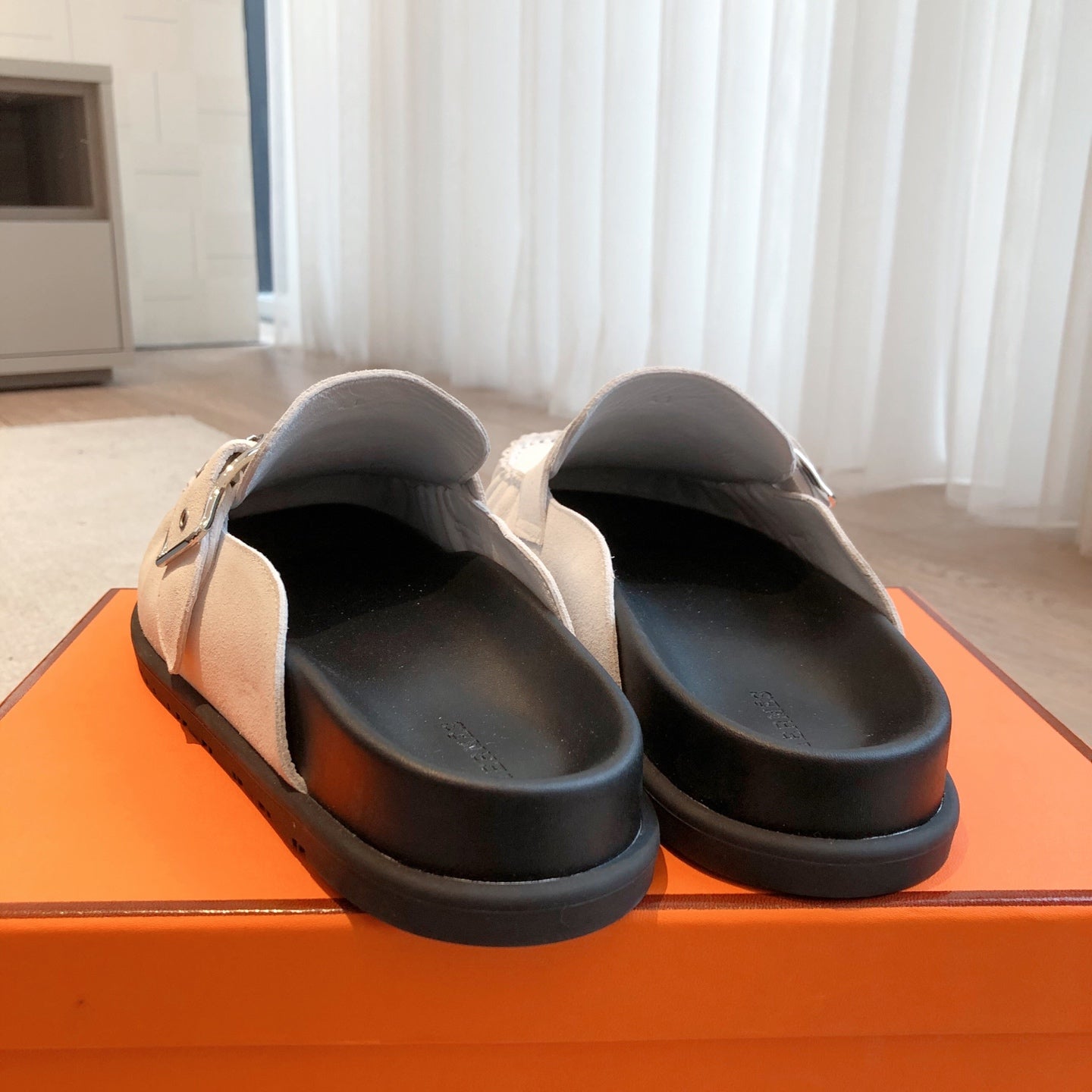 HM Men's 25 Key Mule White Suede 582062