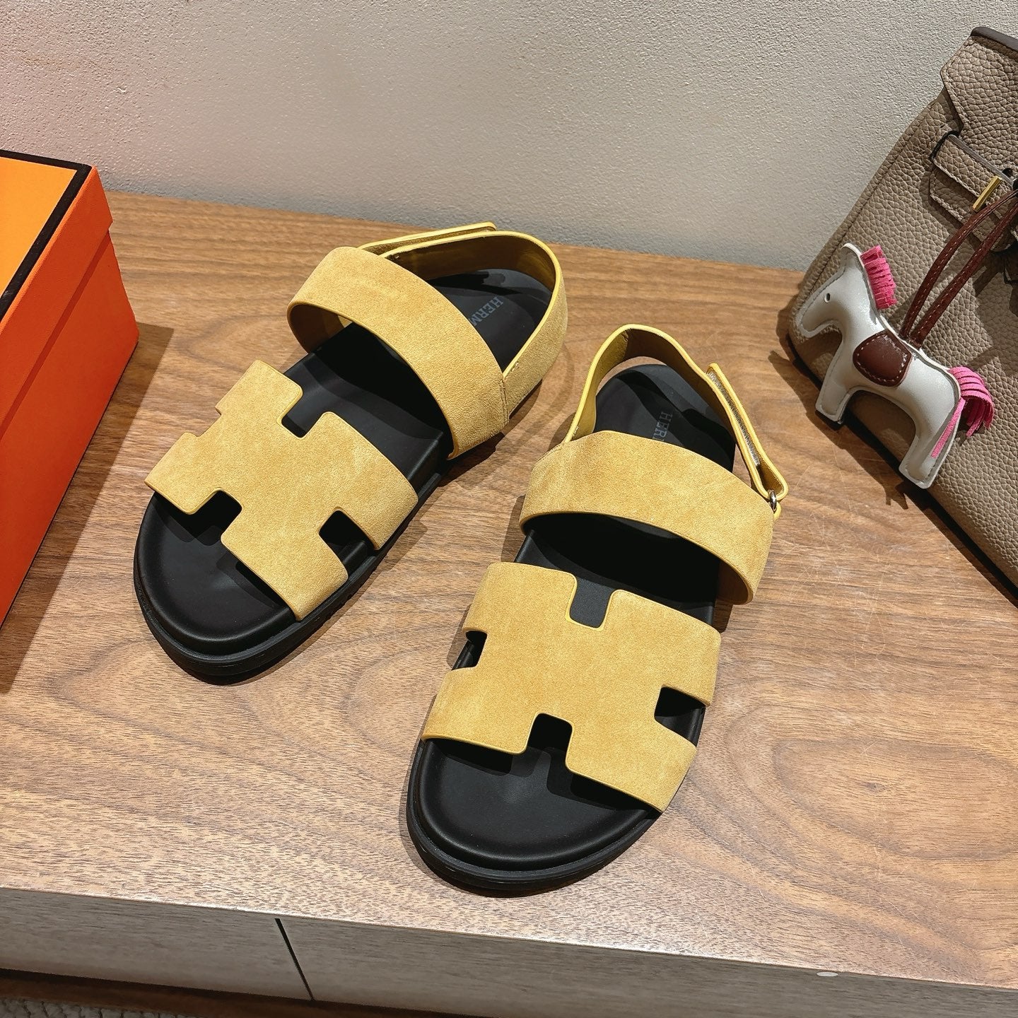 HM Men's 25 Chypre Sandals Yellow Suede 651351