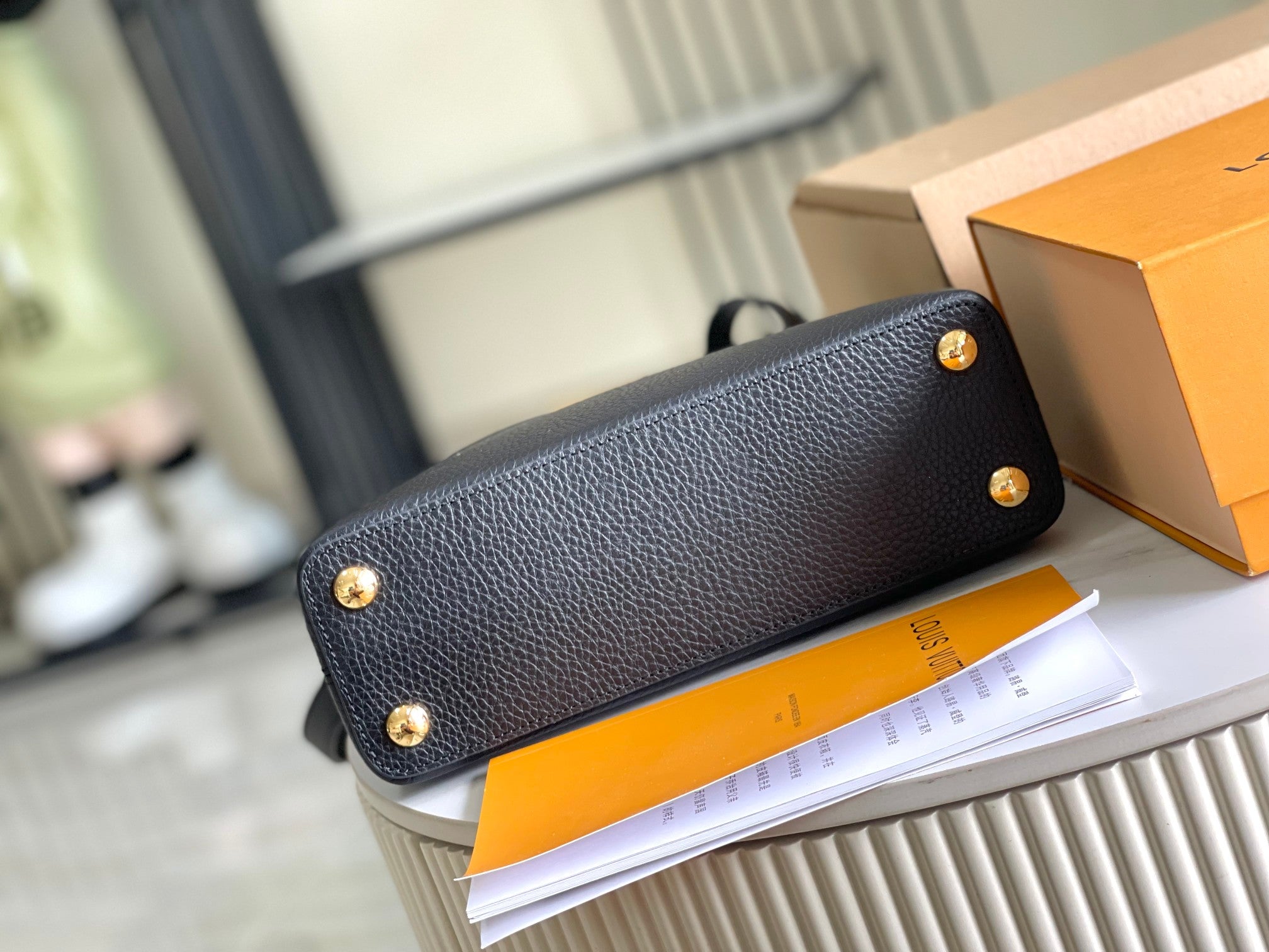 CAPUCINES BB 27 BLACK TAURILLON GOLD HARDWARE