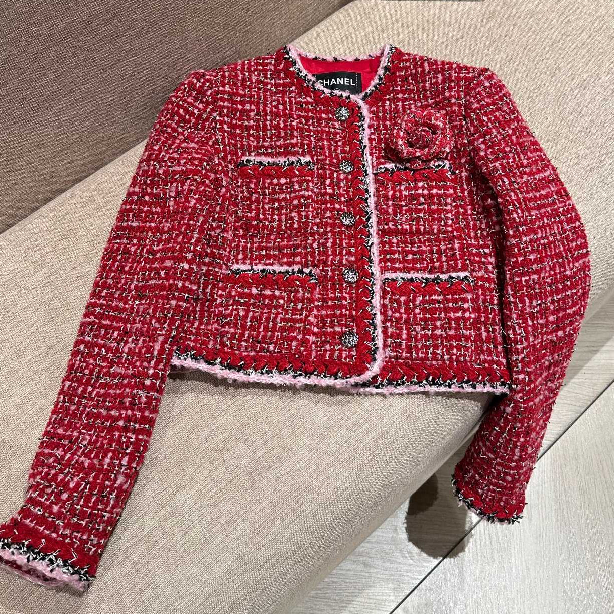 Chanel 25 Jacket With Lapel Brooch Red Wool 321196