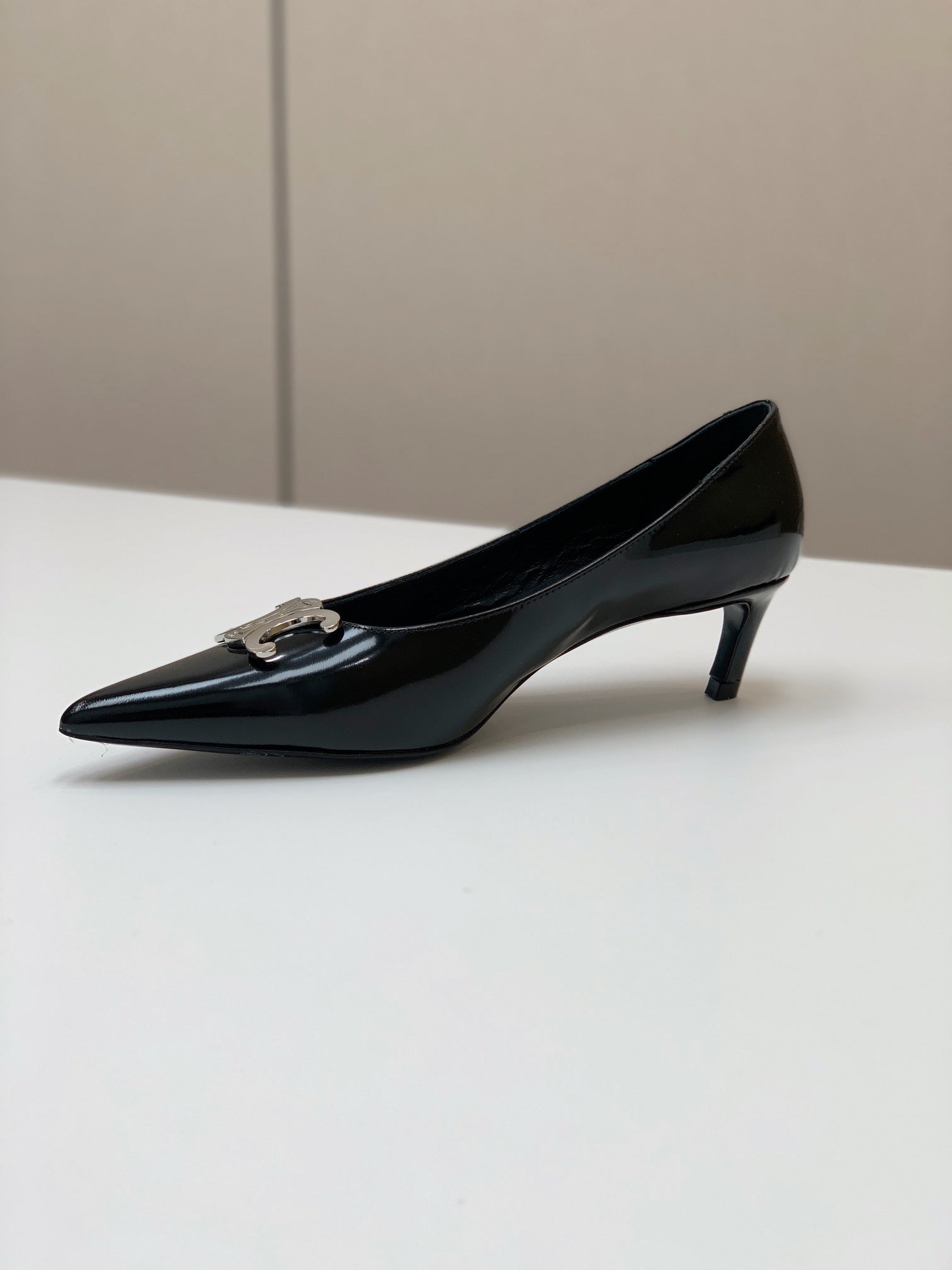MEDIUM-HEELED 50MM PUMP IN BLACK CALFSKIN
