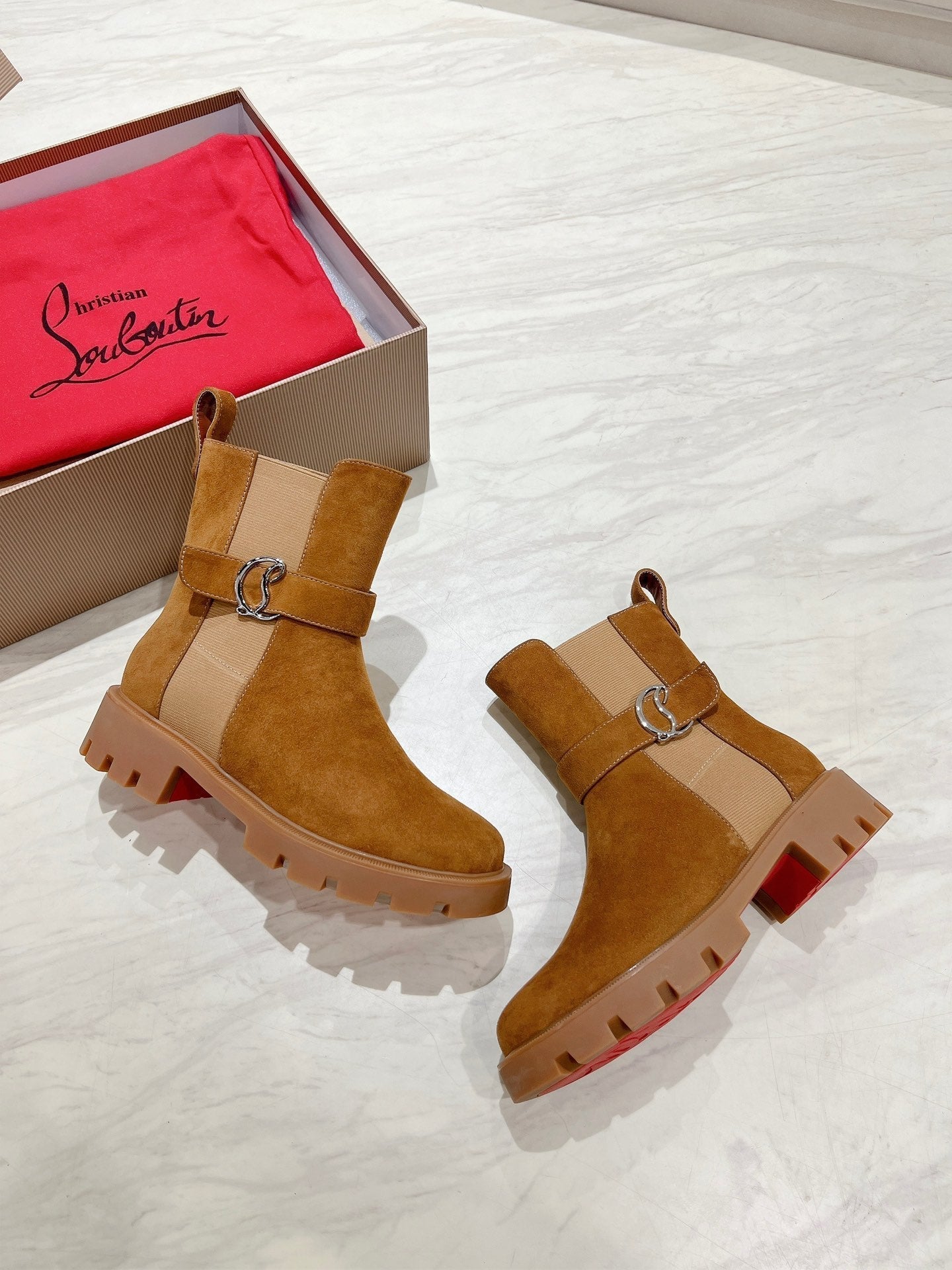 CL 25C Chelsea Booty Lug Amber Orange Suede 167679