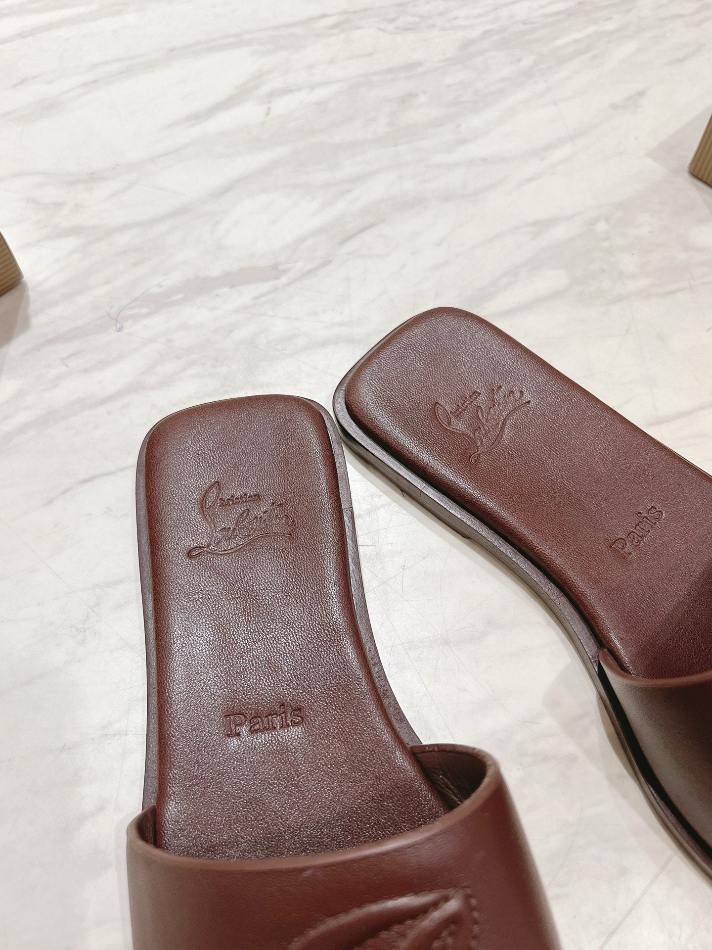 CL 25 Slippers Dark Brown Top Layer High Gloss Calfskin 307501