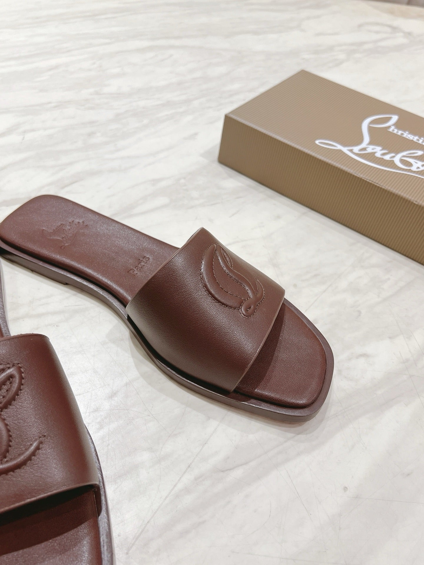 CL 25 Slippers Dark Brown Top Layer High Gloss Calfskin 307501