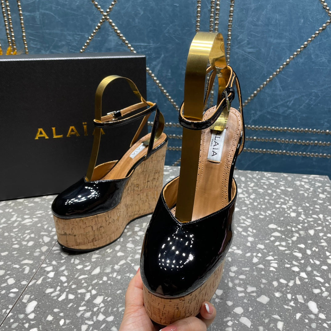 ALAIA WEDGE PUMP 15 CM IN BLACK LAMBSKIN AND BEIGE RUBBER