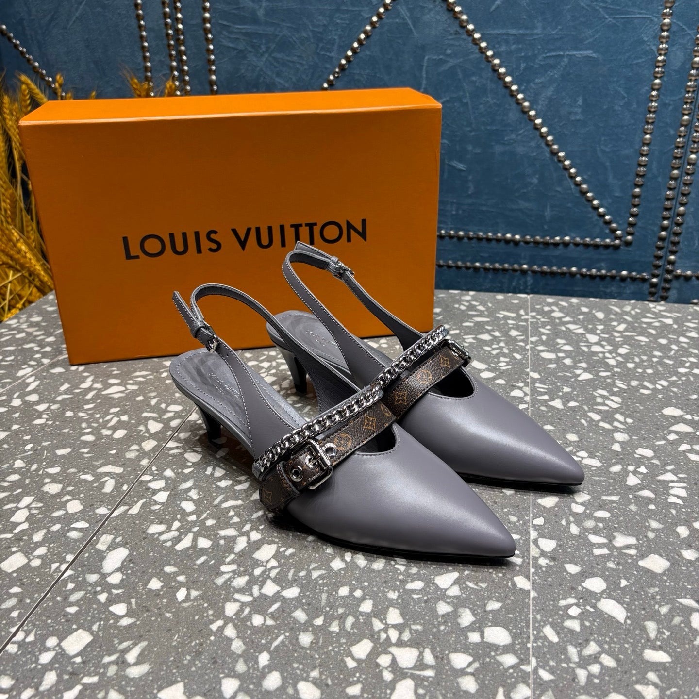 LV 26ss Slingback 45 Gray Cowhide 628432