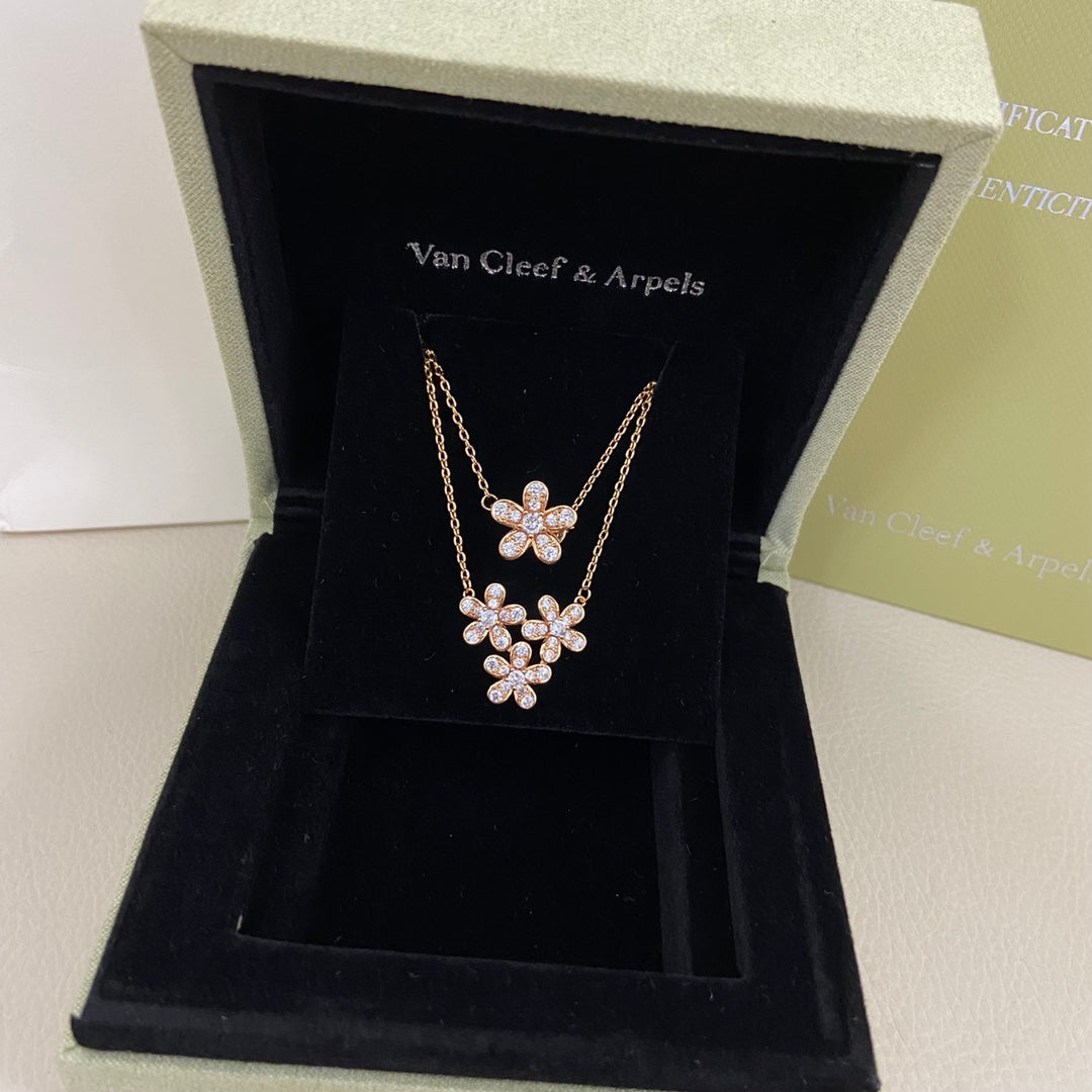 VCA Flower 3 Motifs Diamond Necklace