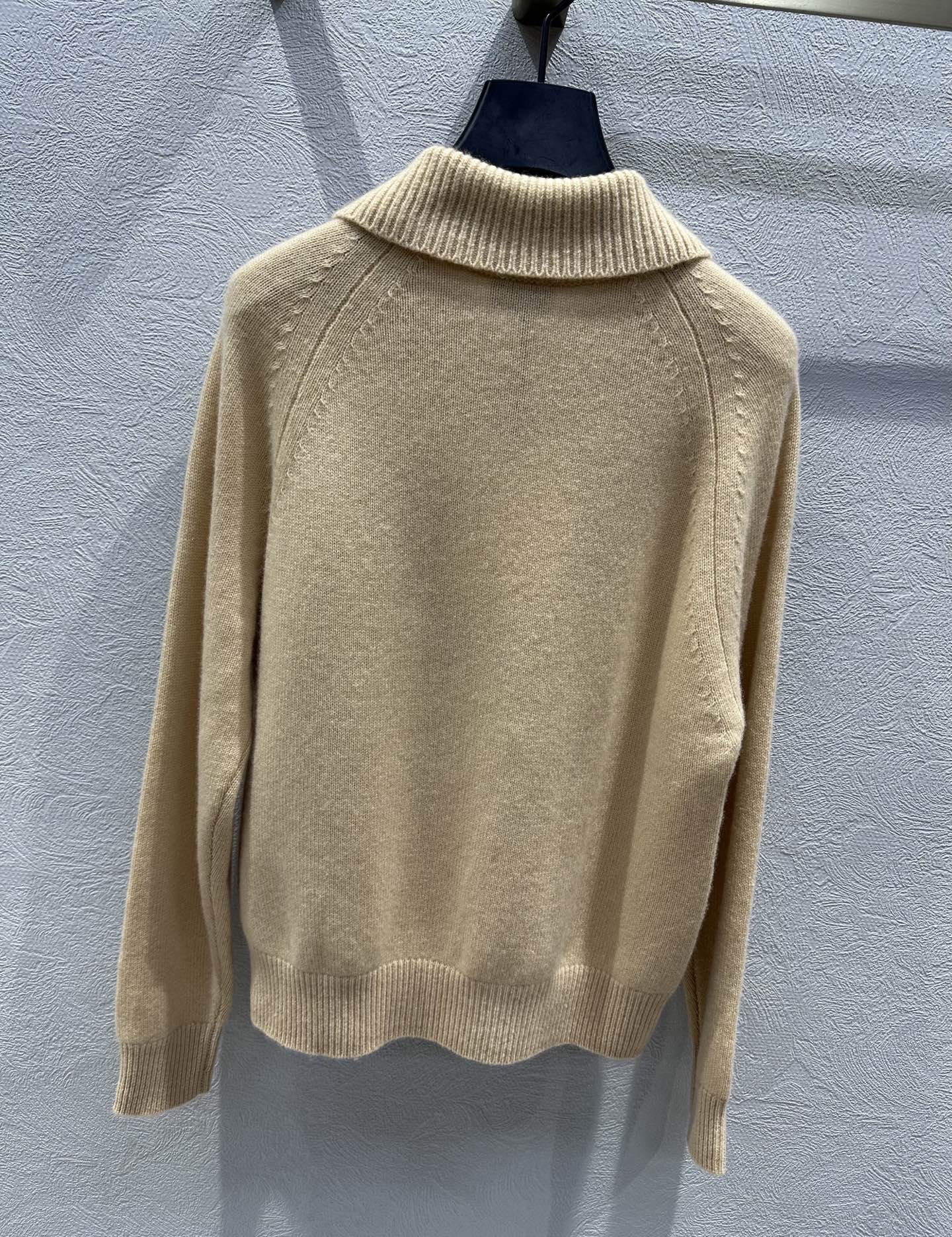 MC 2025 Turtleneck Sweater Beige Cashmere