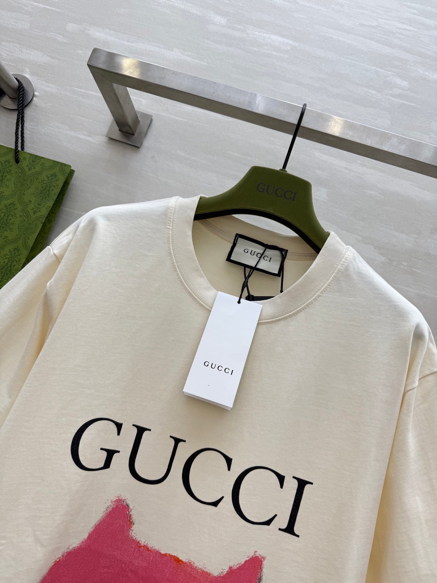 Gucci 25 Kitten Short-sleeved T-shirt Beige Brown Cotton