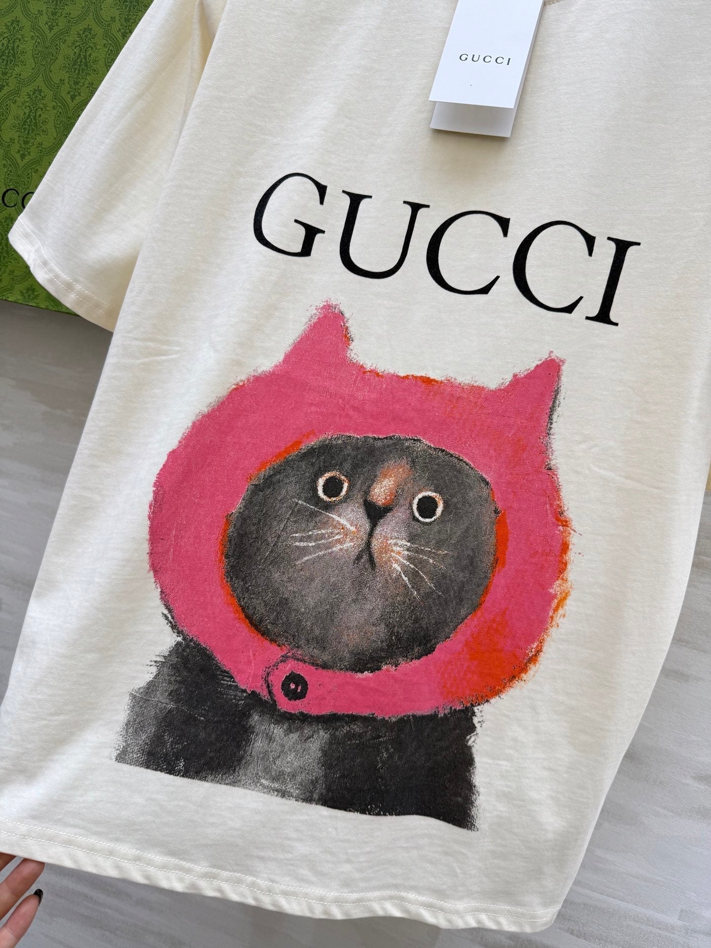 Gucci 25 Kitten Short-sleeved T-shirt Beige Brown Cotton