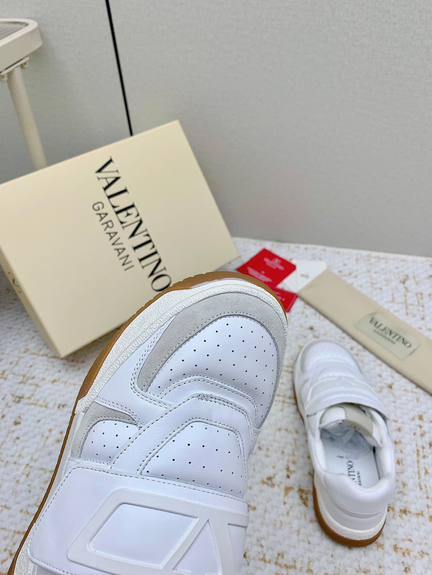 VT 25 Joy Play Low Top Sneaker White Cowhide 331680