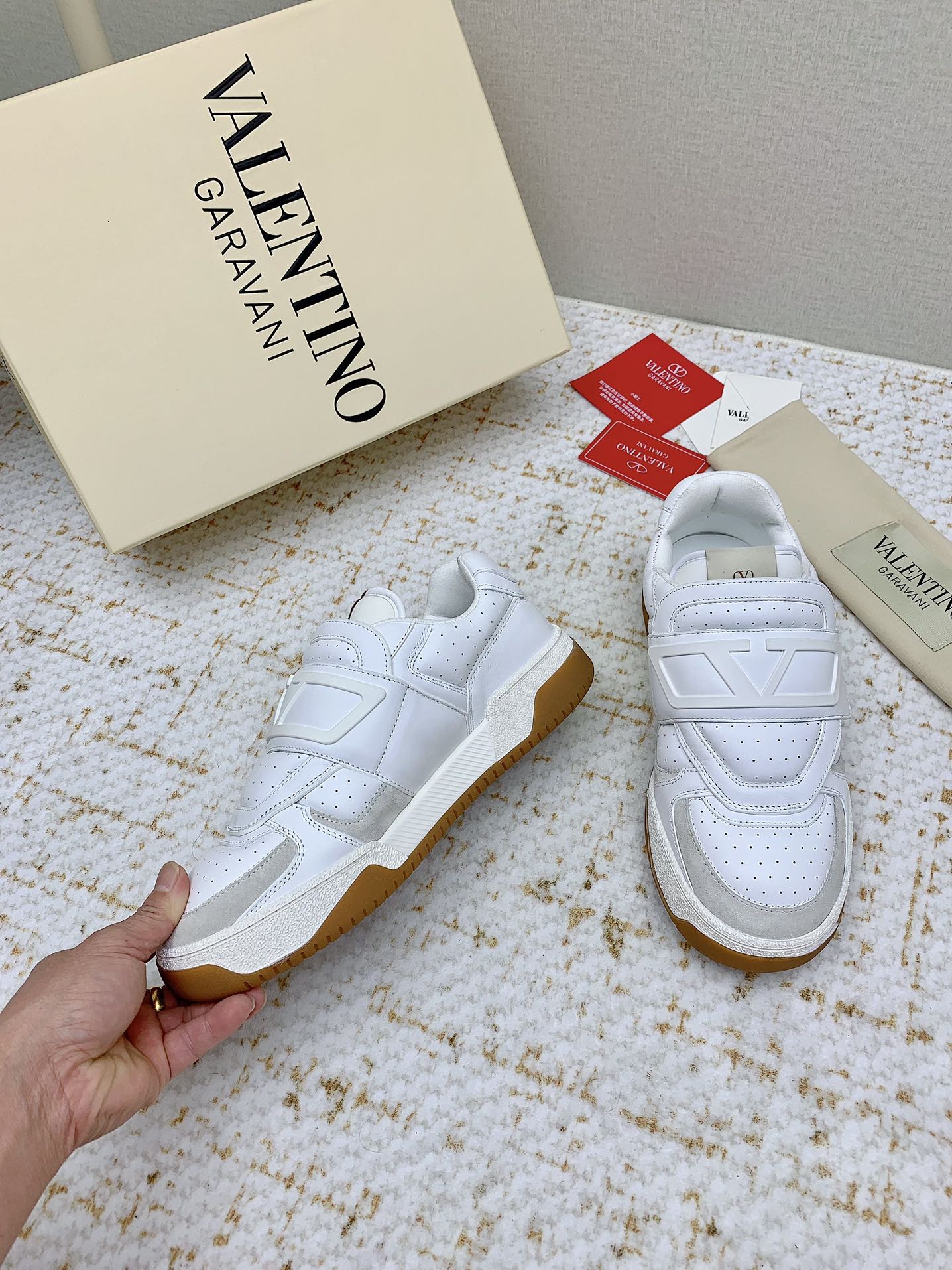 VT 25 Joy Play Low Top Sneaker White Cowhide 331680