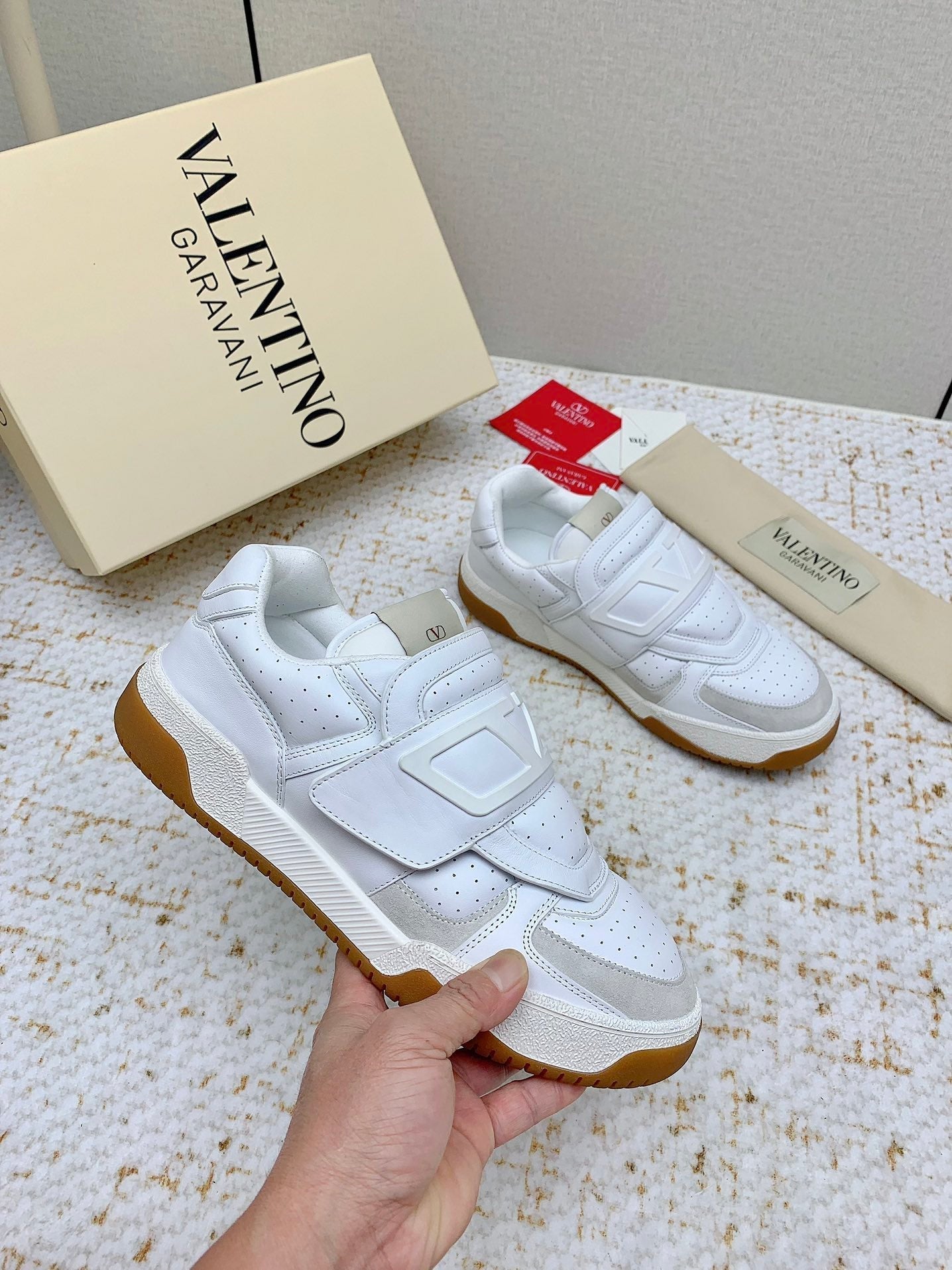 VT 25 Joy Play Low Top Sneaker White Cowhide 331680