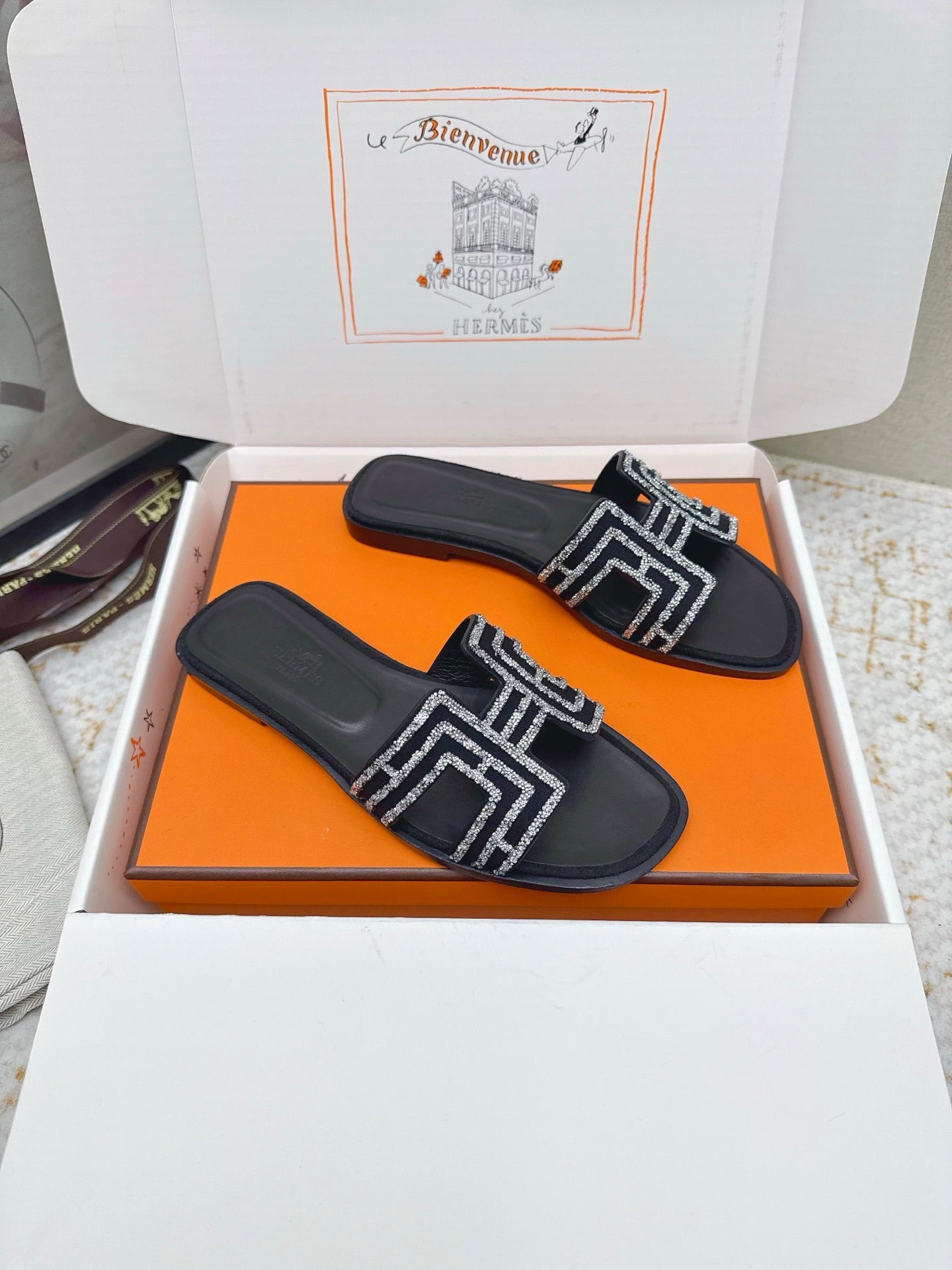 HM 26ss Oran Sandals Black Cowhide 625227