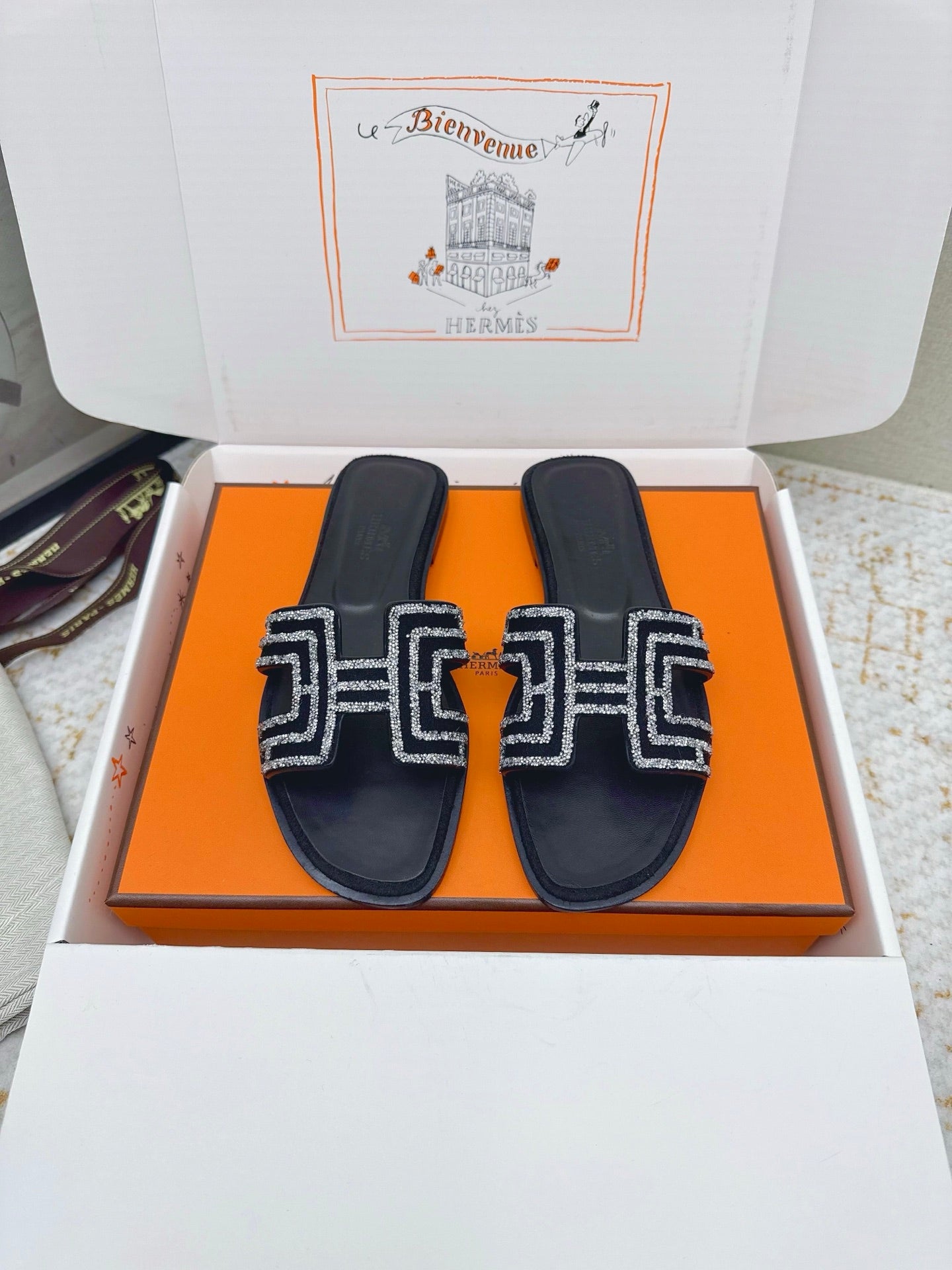 HM 26ss Oran Sandals Black Cowhide 625227