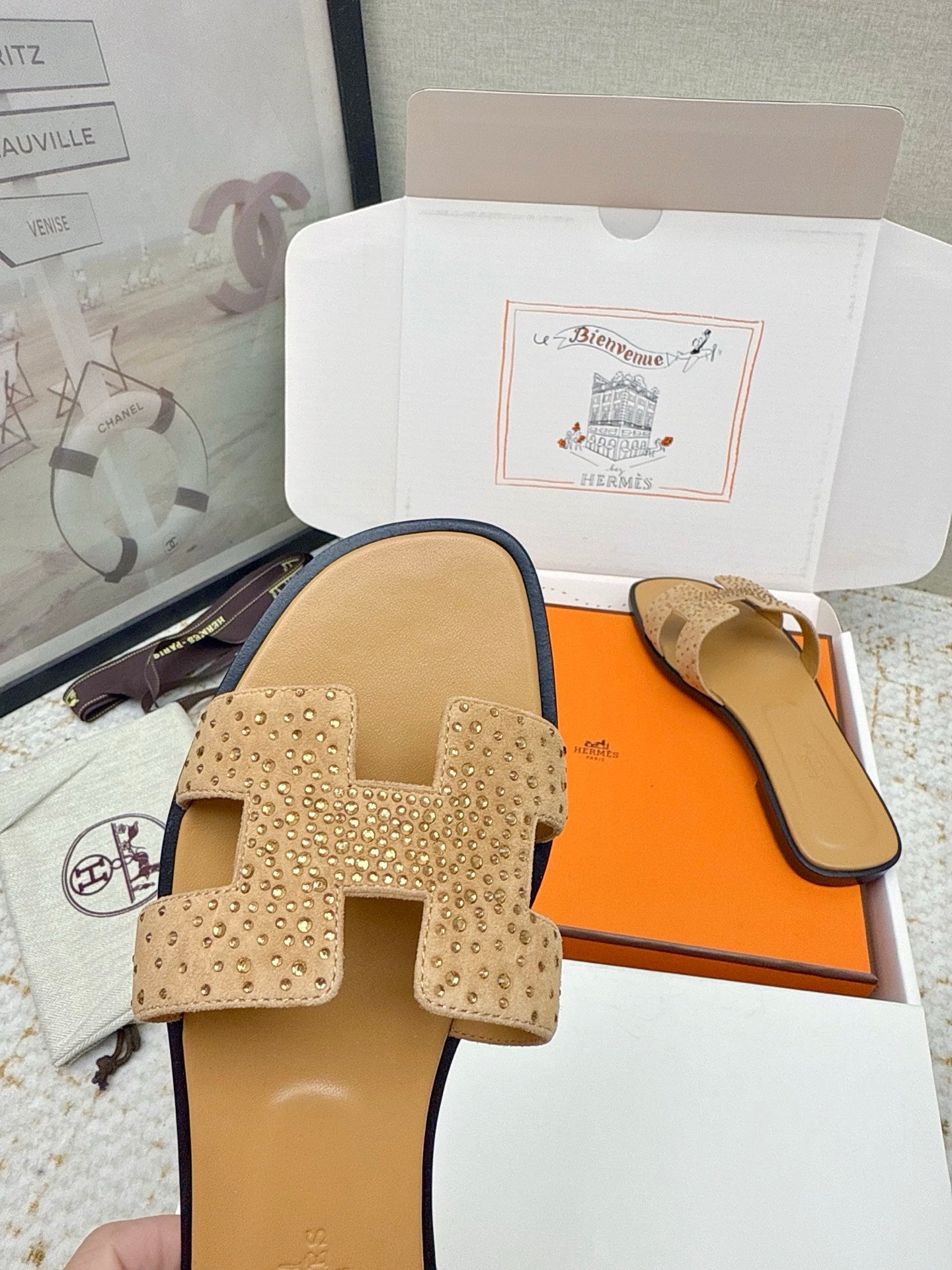 HM 26ss Oran Sandals Beige Gold Crystal Suede Cowhide 625254