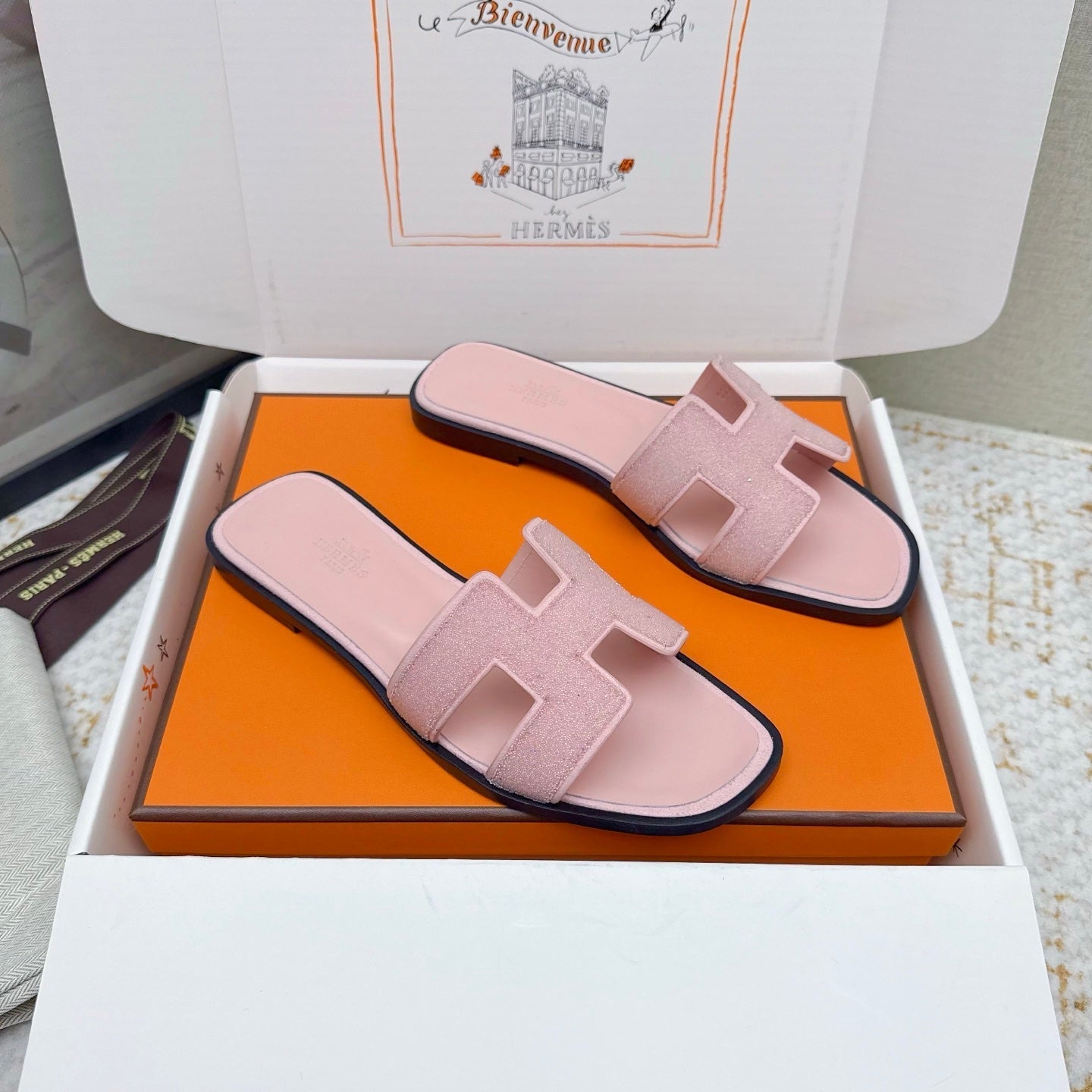 HM 26ss Oran Sandals Light Pink Rhinestone Cowhide 625265