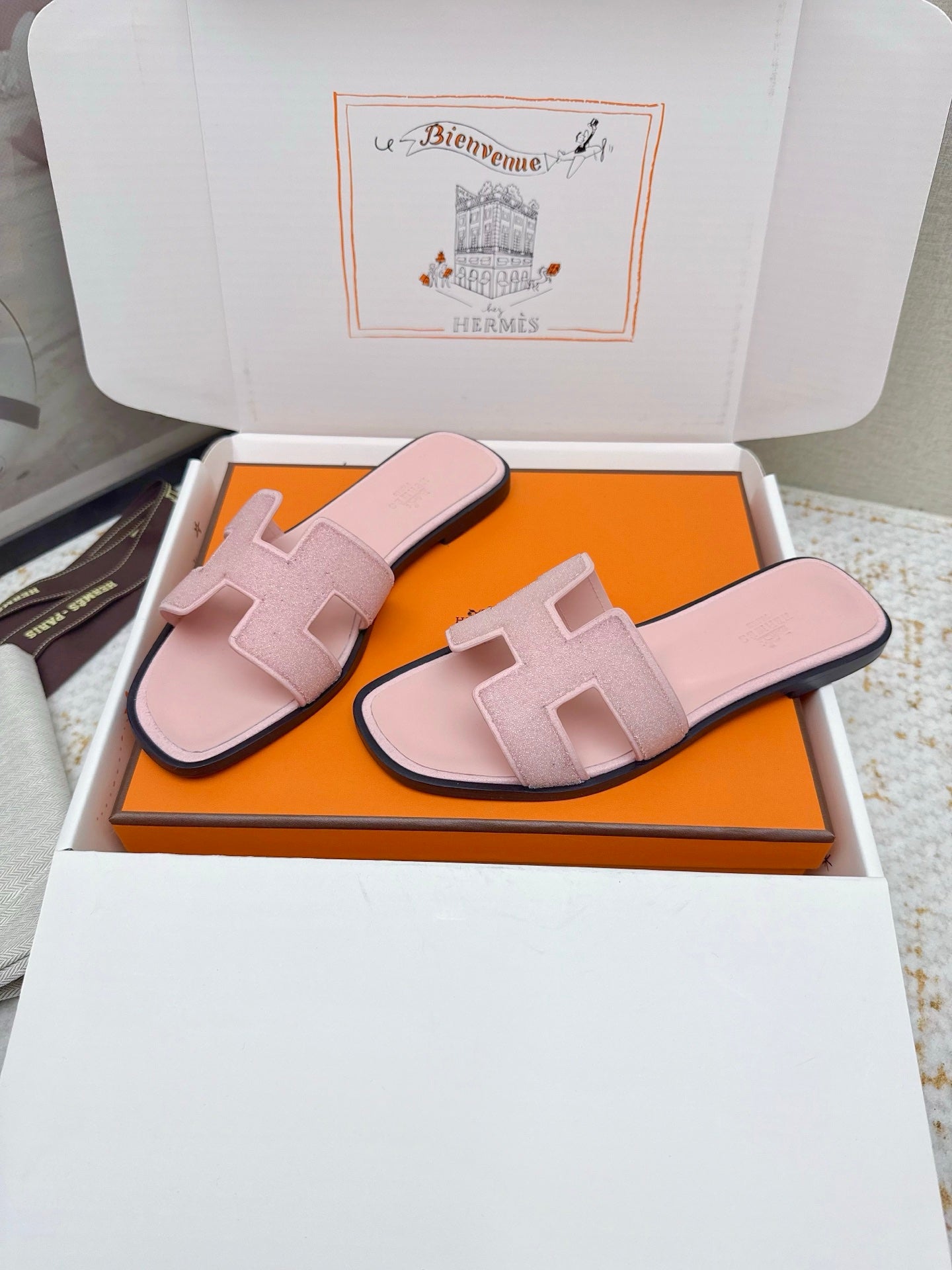 HM 26ss Oran Sandals Light Pink Rhinestone Cowhide 625265