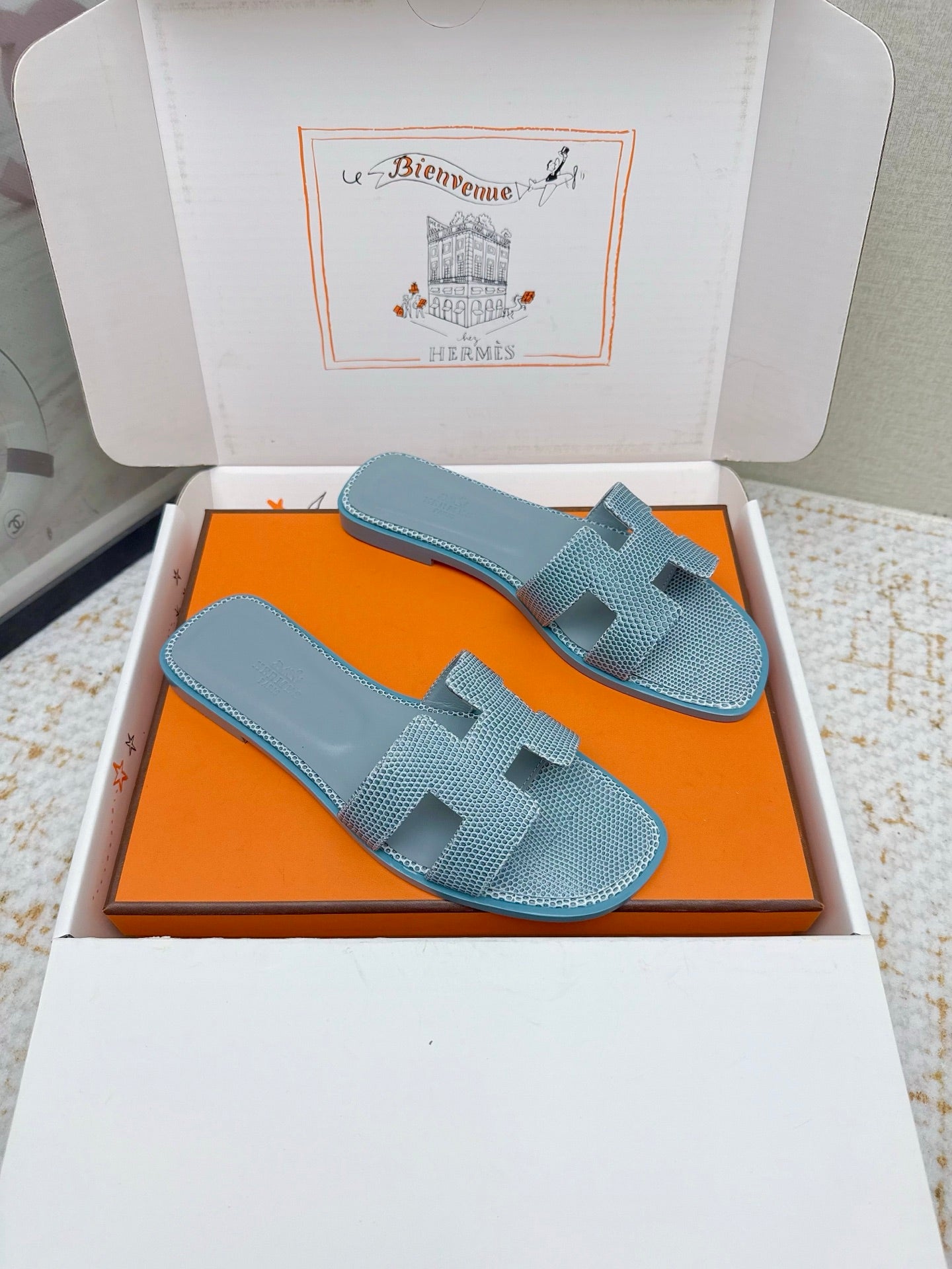 HM 26ss Oran Sandals Blue Cowhide 625042