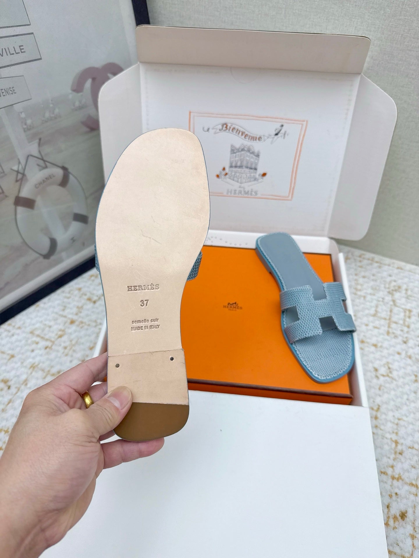 HM 26ss Oran Sandals Blue Cowhide 625042