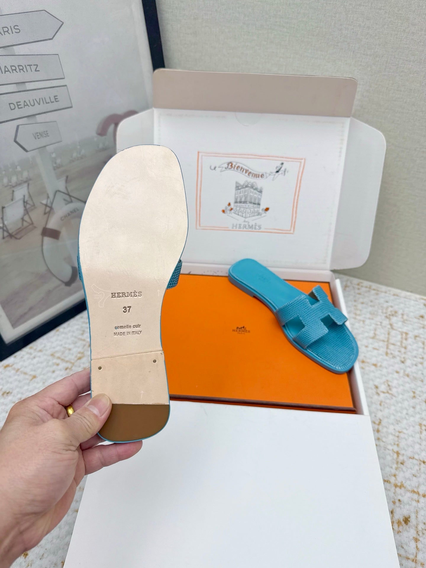 HM 26ss Oran Sandals Turquoise Cowhide 625050