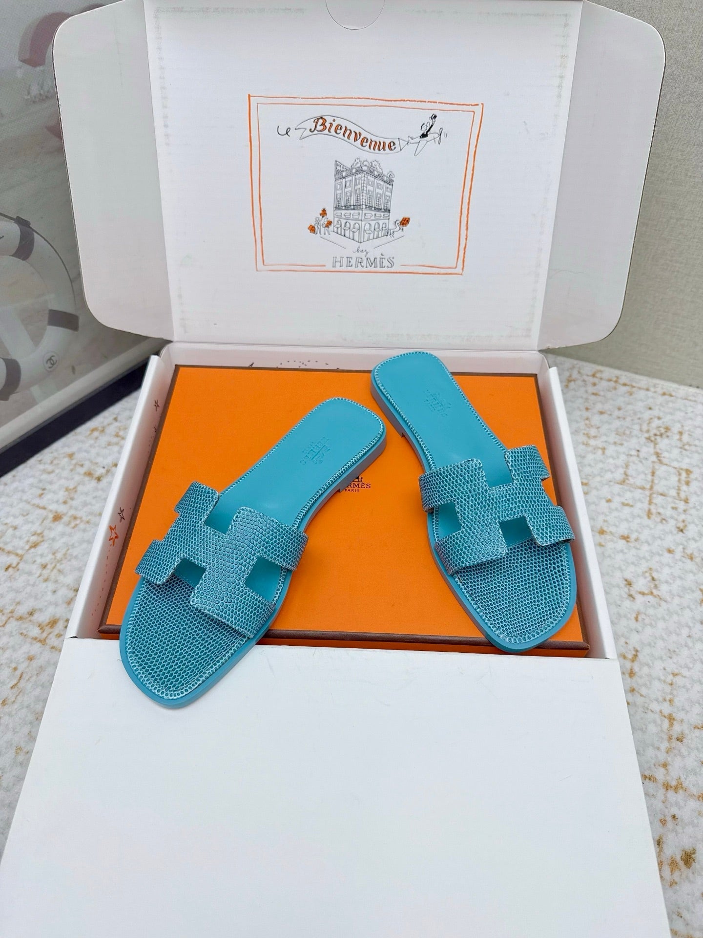 HM 26ss Oran Sandals Turquoise Cowhide 625050