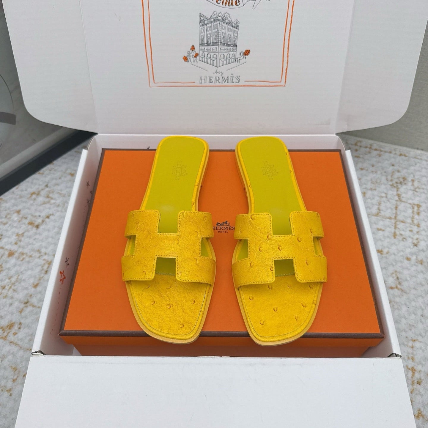 HM 26ss Oran Sandals Yellow Ostrich Leather 625090