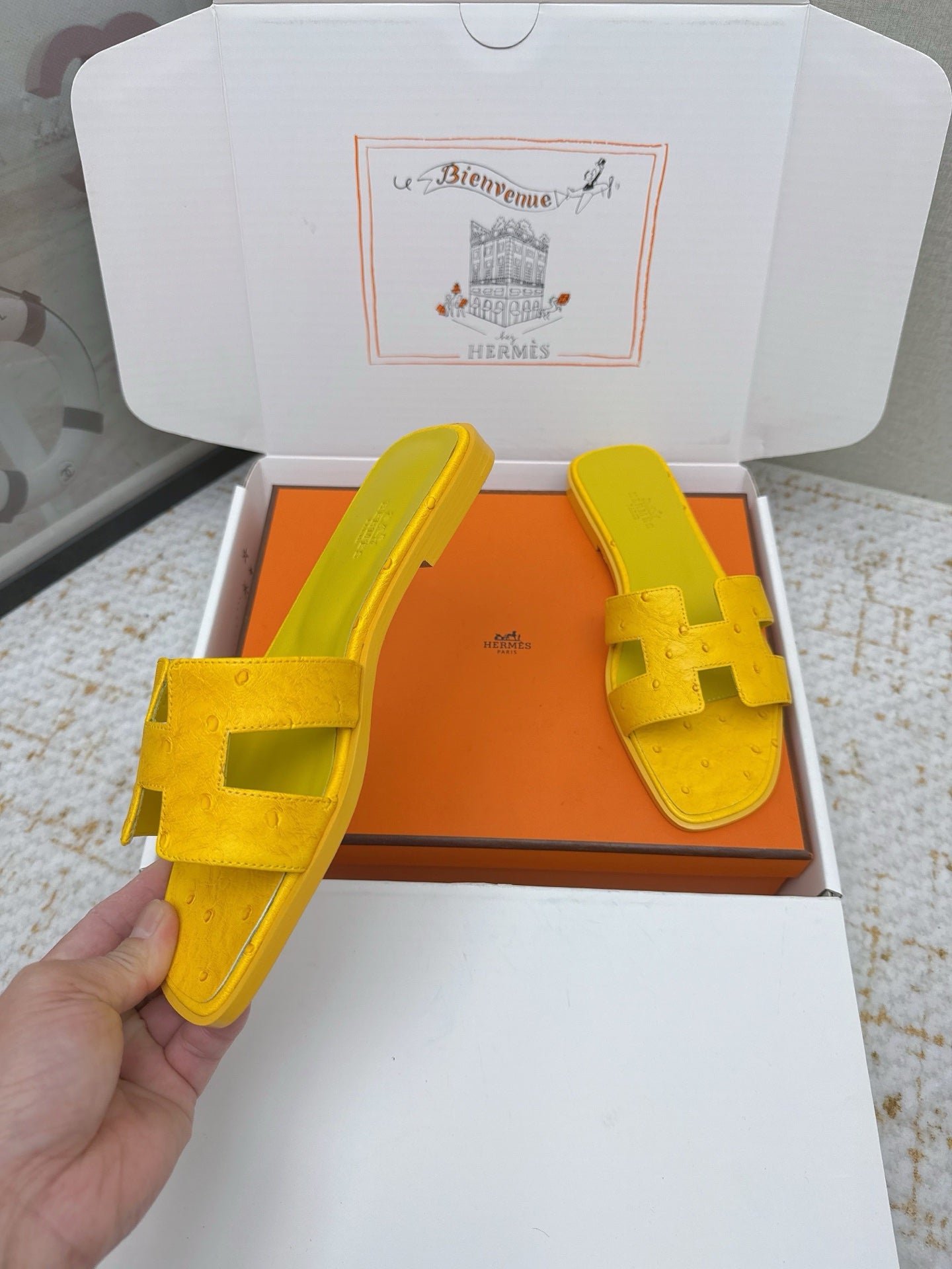 HM 26ss Oran Sandals Yellow Ostrich Leather 625090