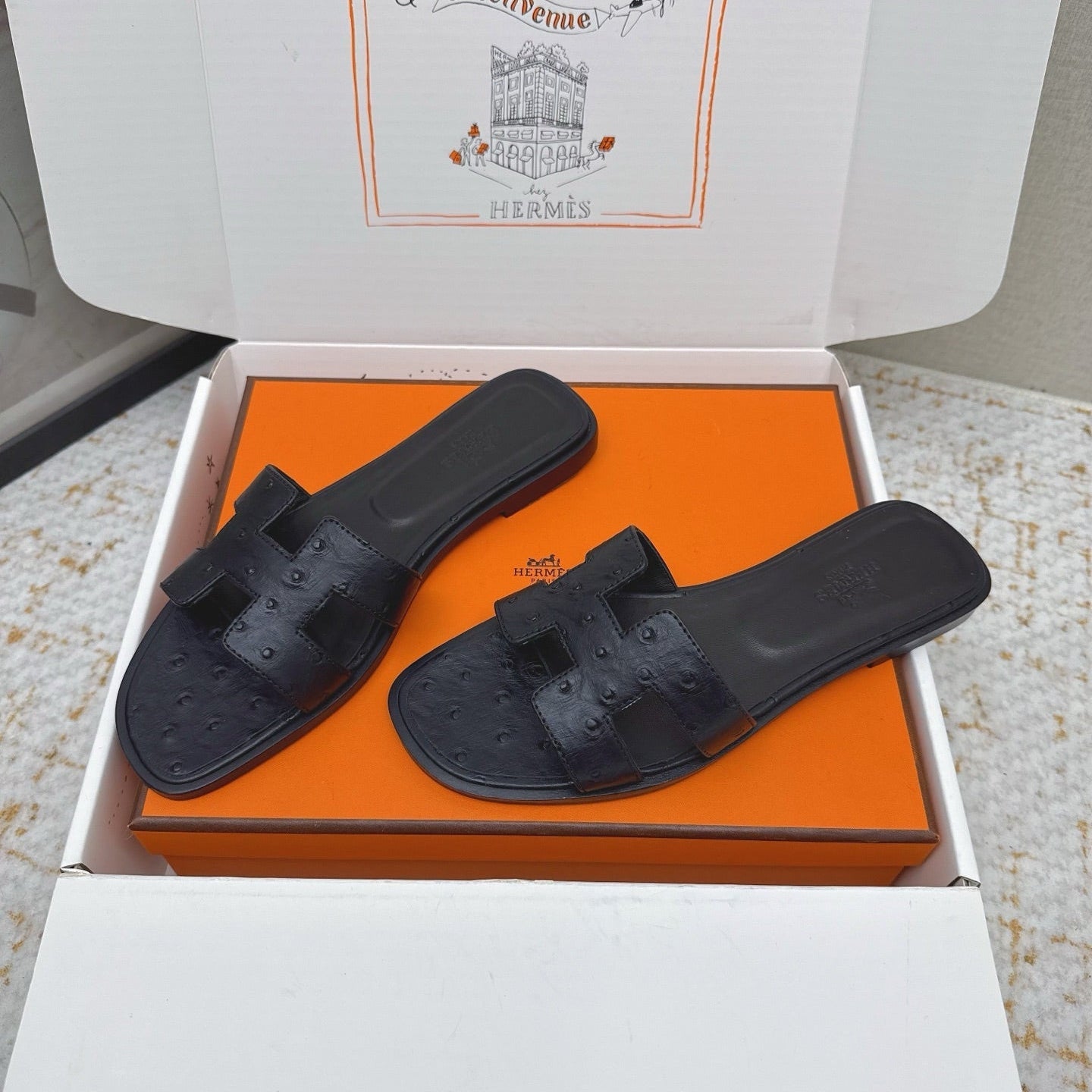 HM 26ss Oran Sandals Black Ostrich Leather 625094