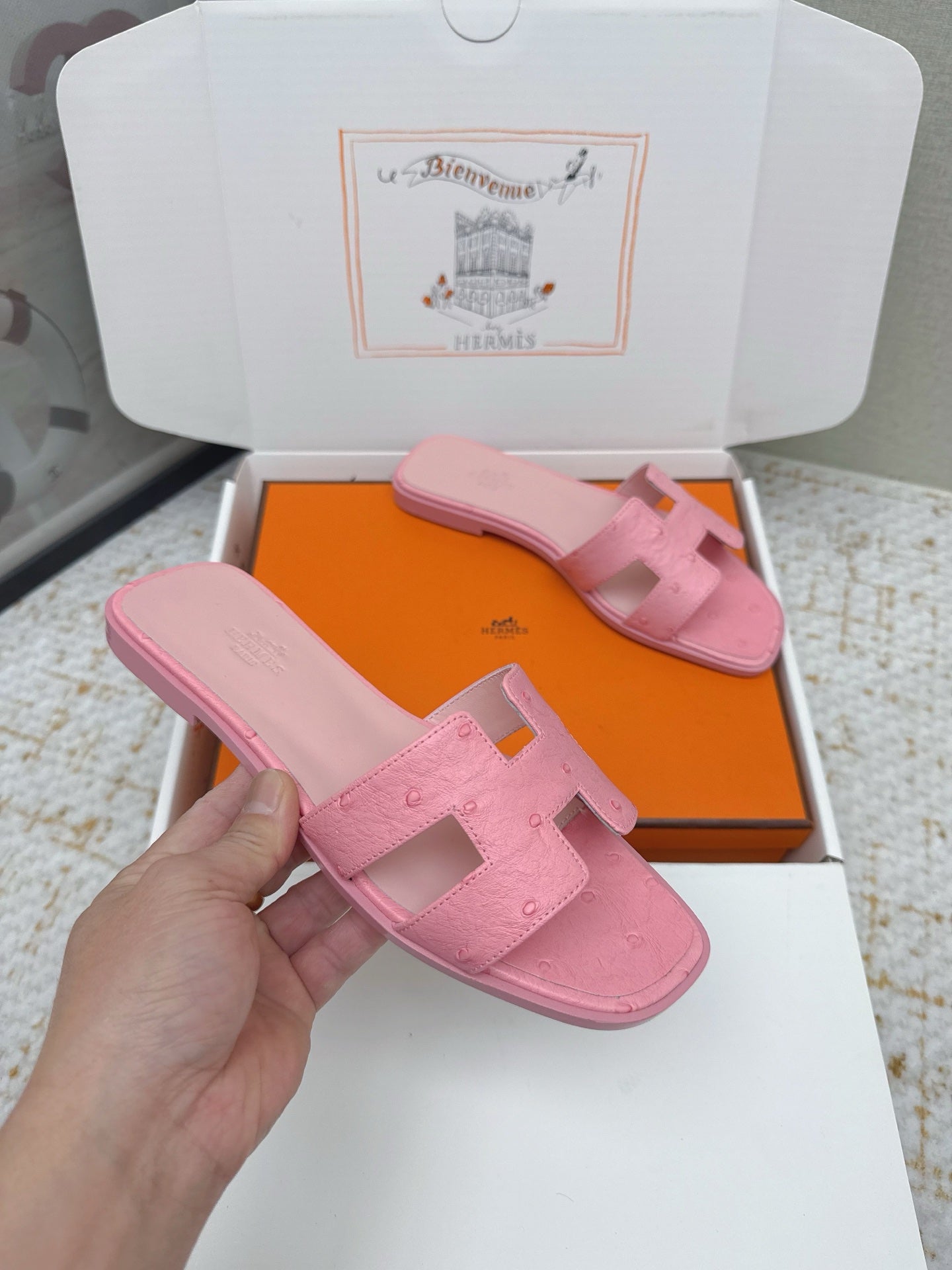 HM 26ss Oran Sandals Pink Ostrich Leather 625095