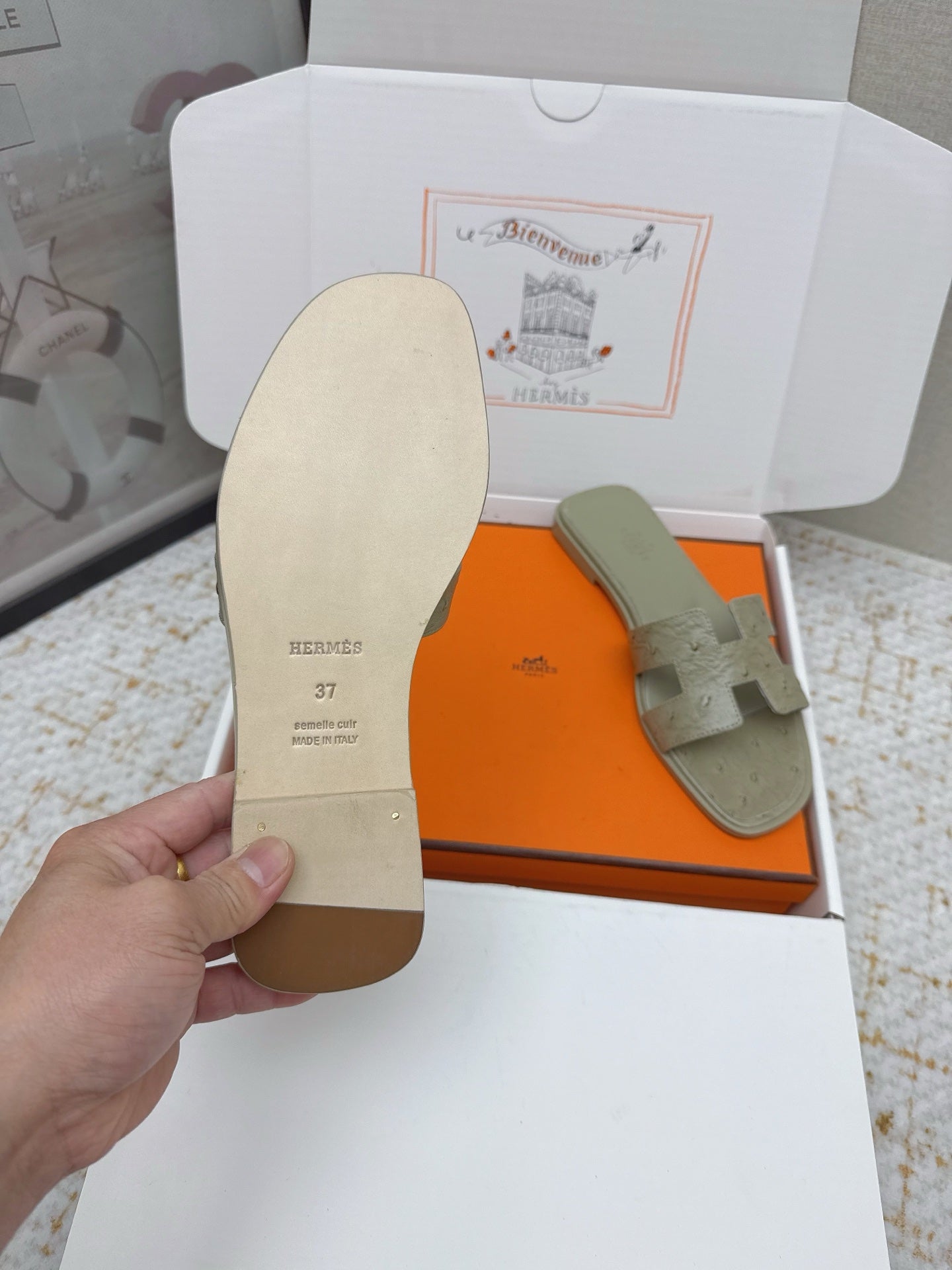 HM 26ss Oran Sandals Soft Olive Ostrich Leather 625107