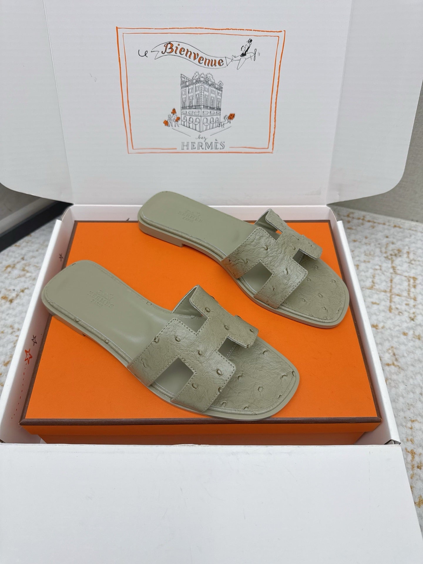 HM 26ss Oran Sandals Soft Olive Ostrich Leather 625107