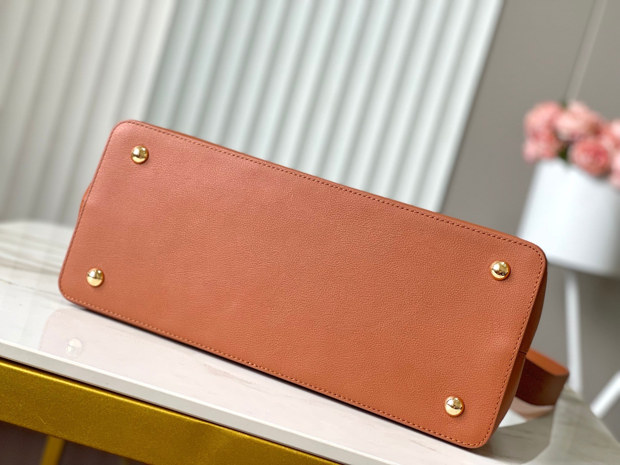 CAPUCINES GM 38CM BROWN ORANGE TAURILLON LEATHER