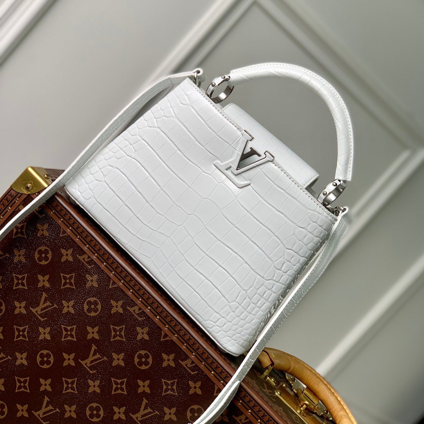 CAPUCINES BB 27 WHITE TAURILLON SILVER HARDWARE