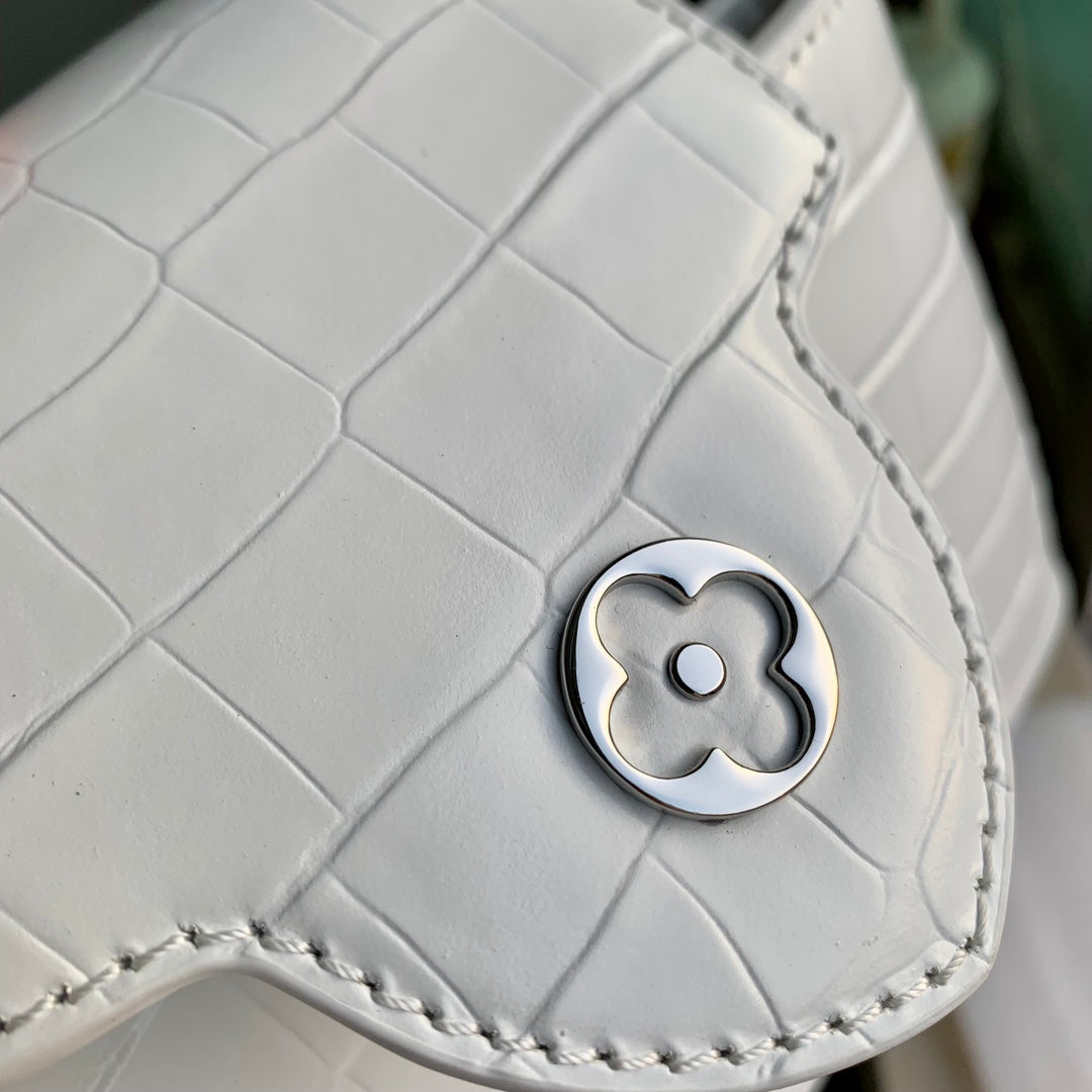 CAPUCINES BB 27 WHITE TAURILLON SILVER HARDWARE