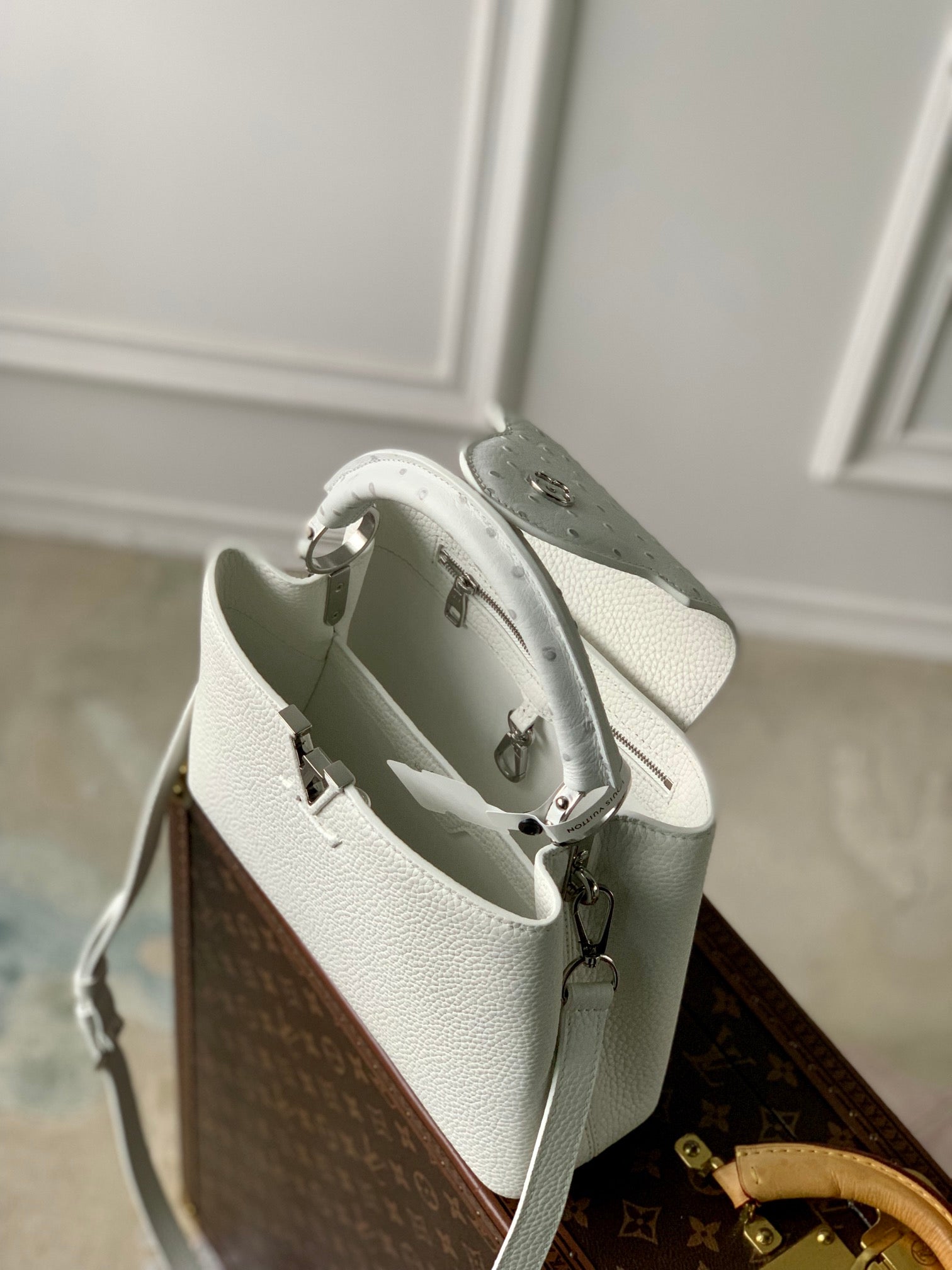 CAPUCINES BB 27 WHITE TAURILLON TURQUOISE SILVER HARDWARE