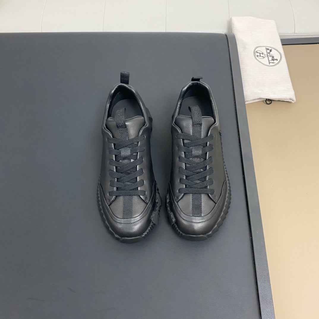 HM Men's Sneaker Black Calfskin 388073