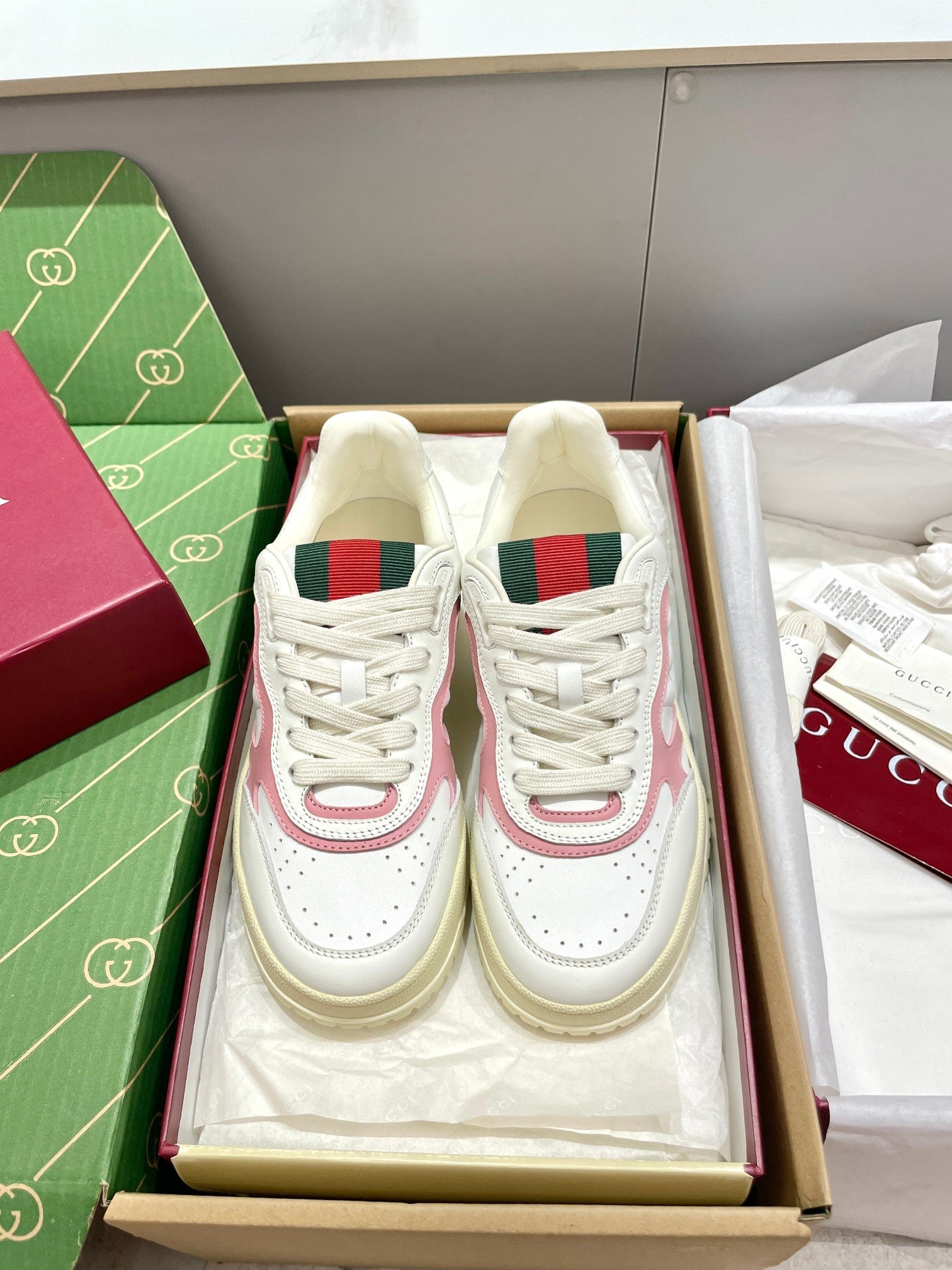 GG 26 Sneaker White Pink Red Green Cowhide 632871