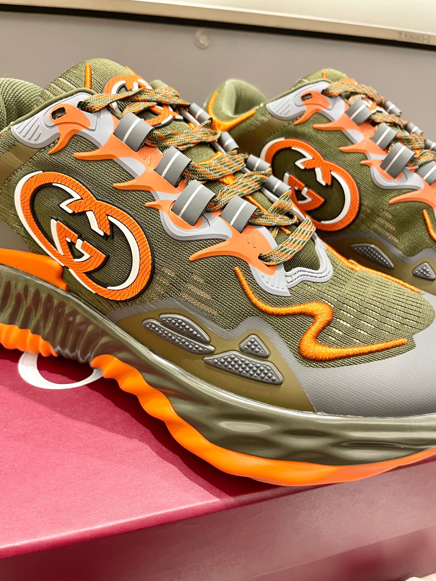 GG 26 Casual Sneakers Olive Green Orange Mesh Fabric 632855