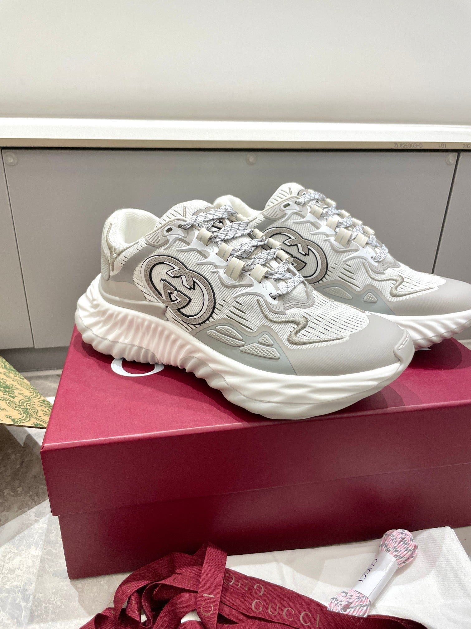 GG 26 Casual Sneakers Light Gray White Mesh Fabric 632856