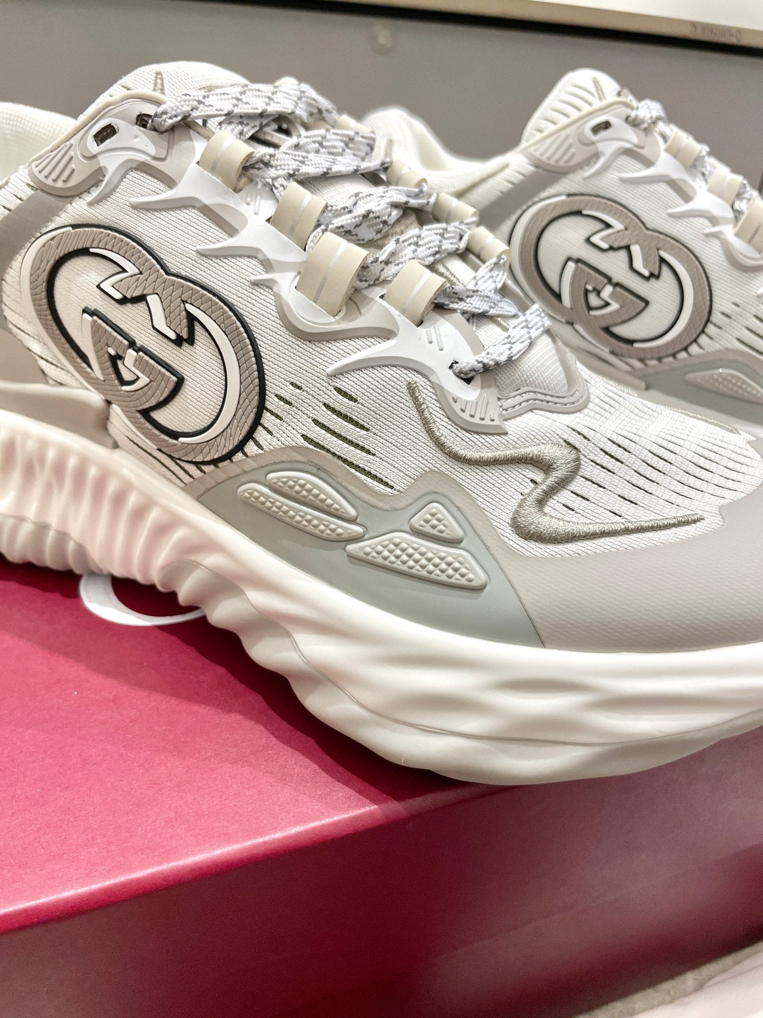 GG 26 Casual Sneakers Light Gray White Mesh Fabric 632856