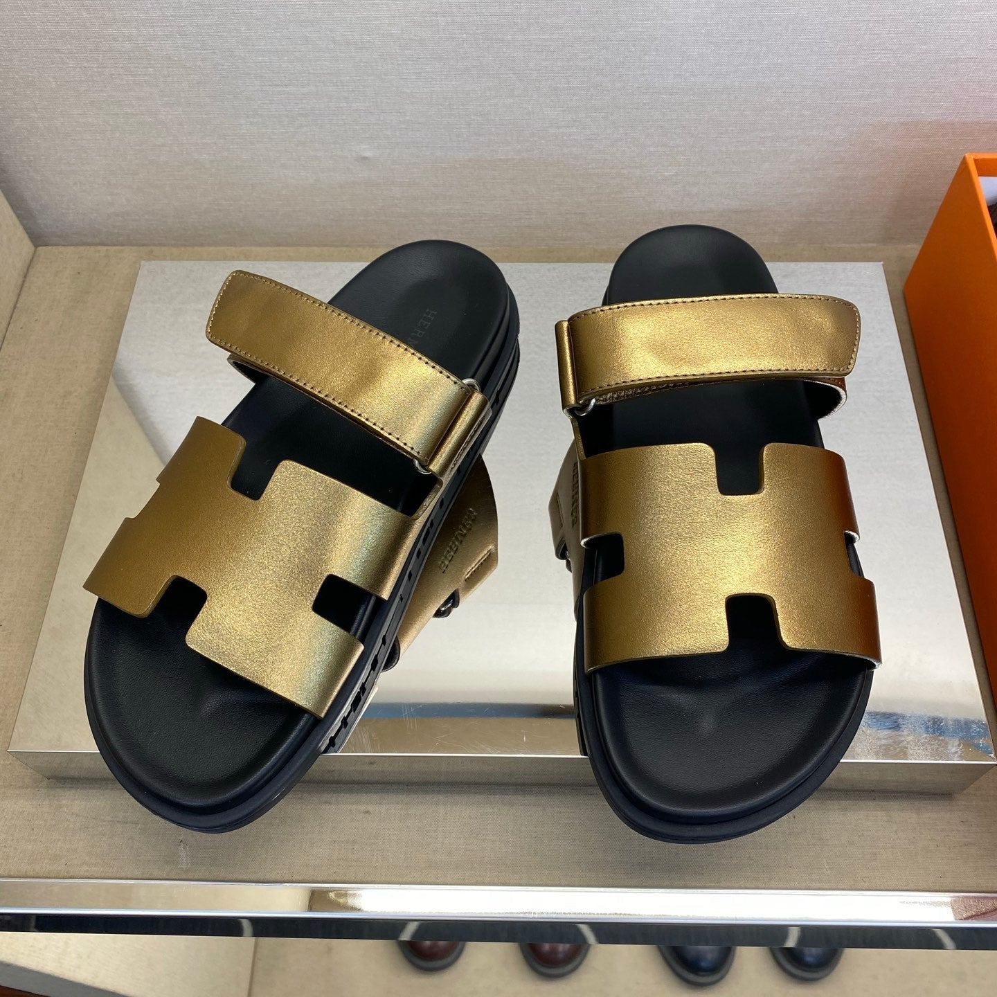 HM Men's Chypre Sandals Gold Calfskin 647574