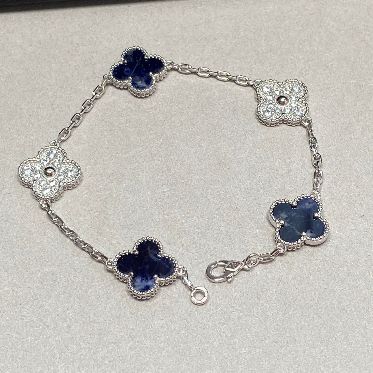 VCA Clover Blue 5 Motifs Sliver Bracelet