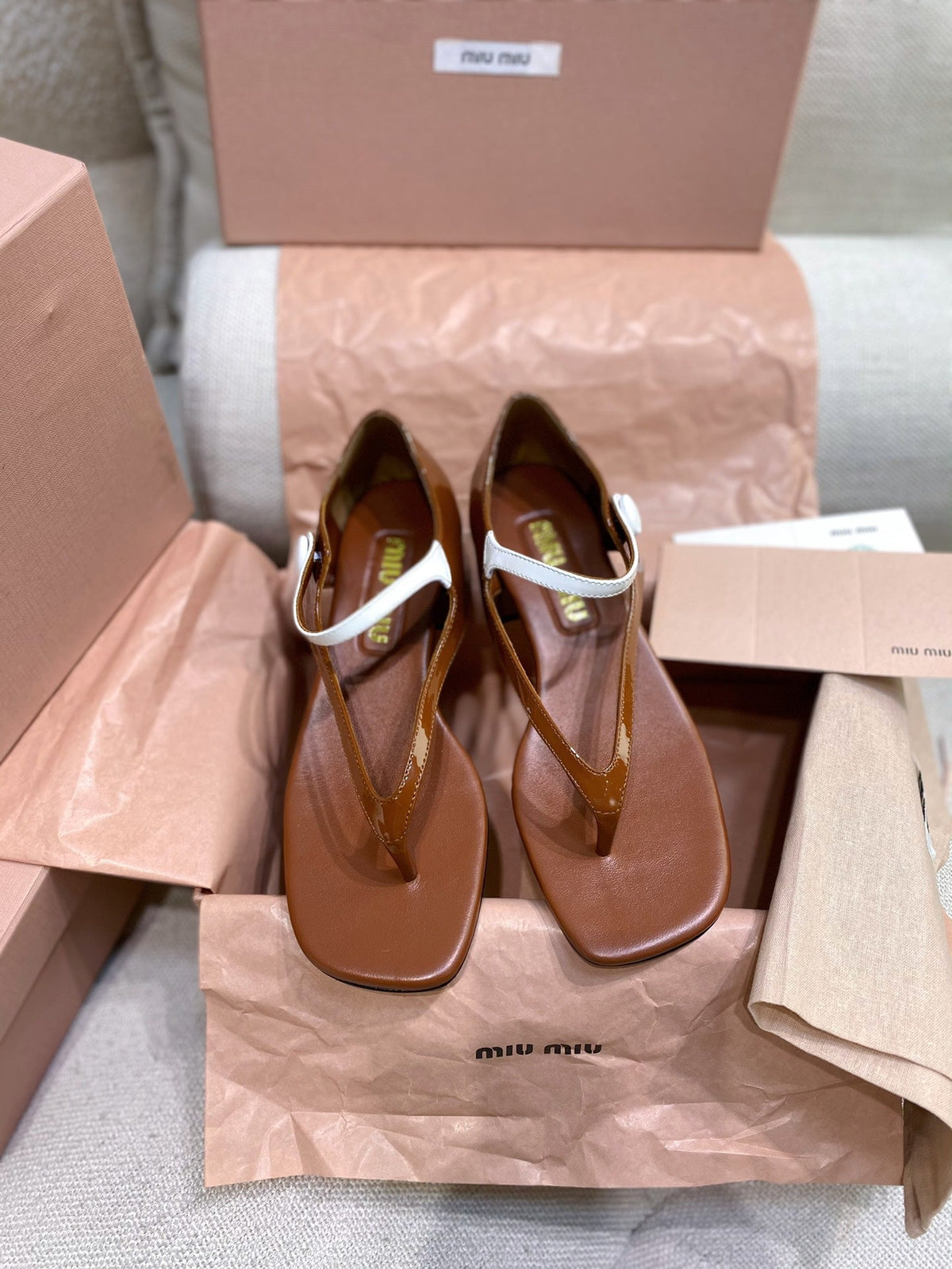 Miu Miu 2026 Thong Sandals 40mm Patent Leather 155474
