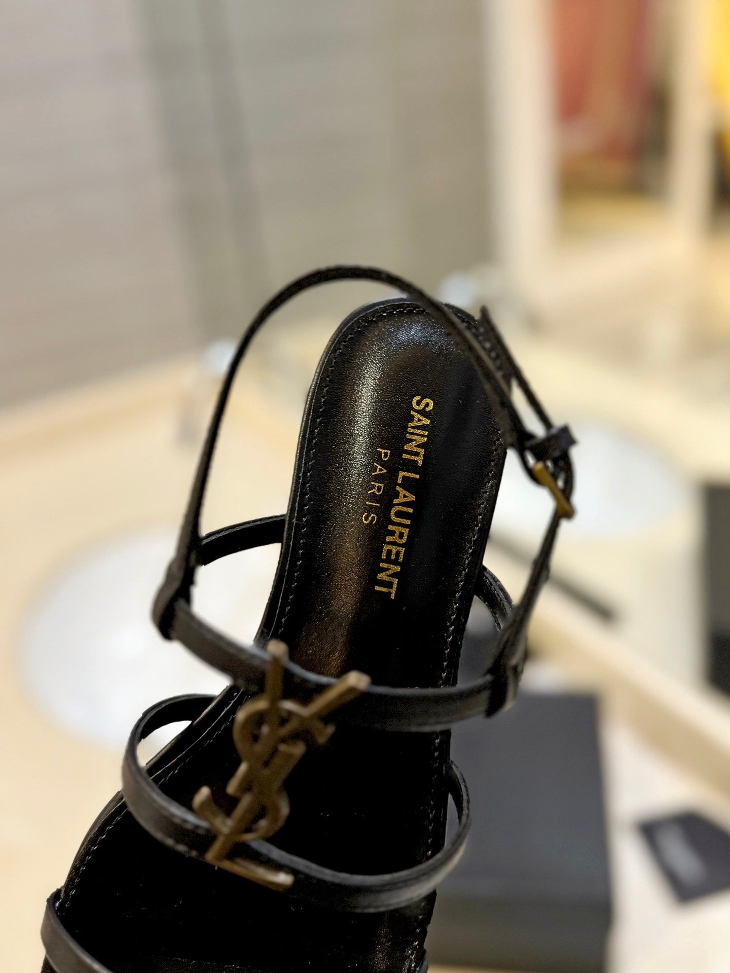 SL CASSANDRA FLAT SANDALS BLACK CALFSKIN